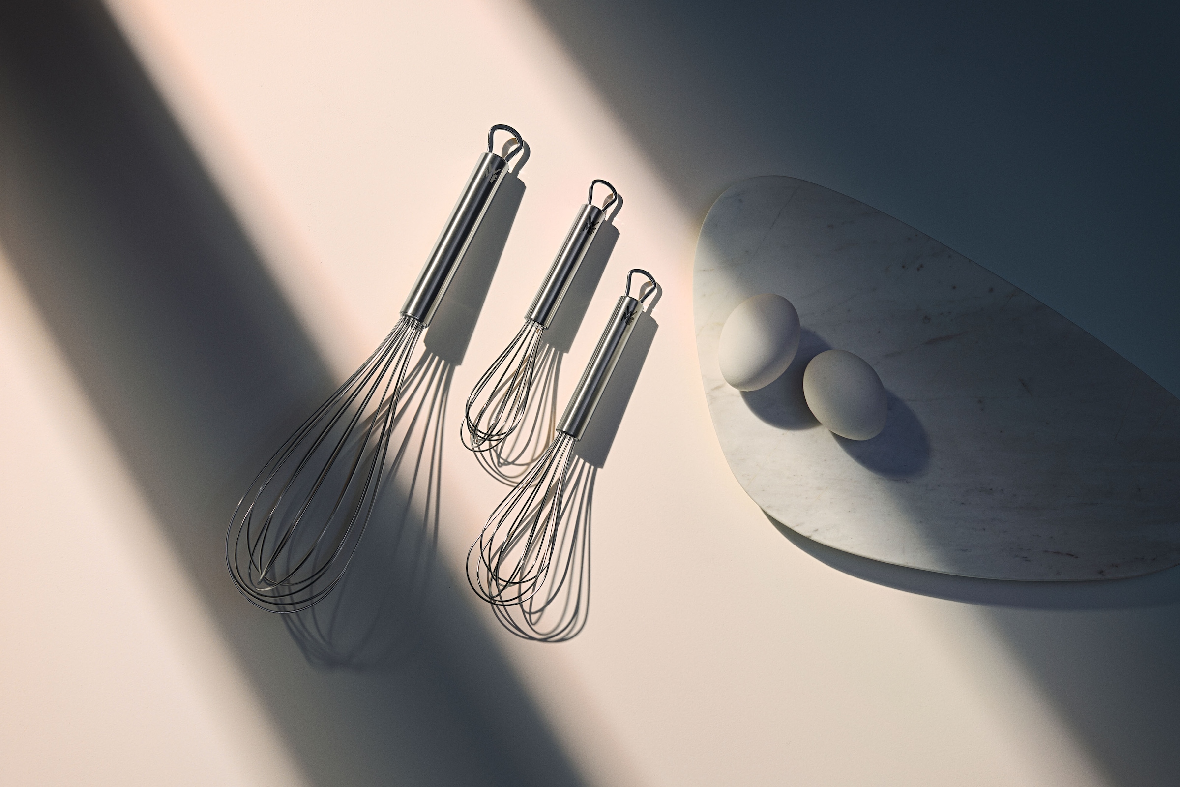 WMF Schneebesen »Profi Plus, 3-tlg. Set«, (Set, 3 tlg.), Aufbewahrungsösen, spülmaschinengeeignet, robust und langlebig