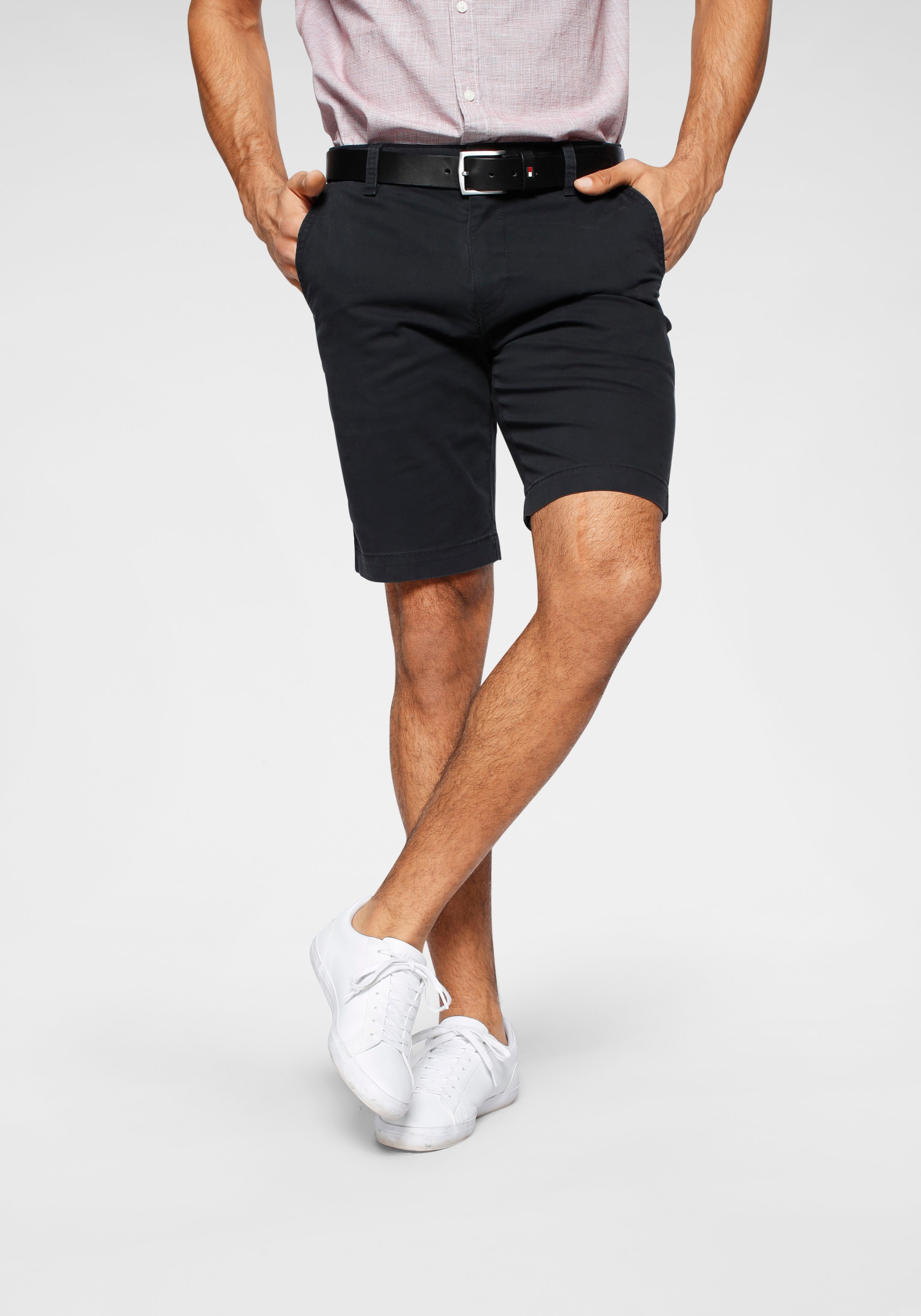 Chinoshorts »XX CHINO SHORT II«, mit Logobadge