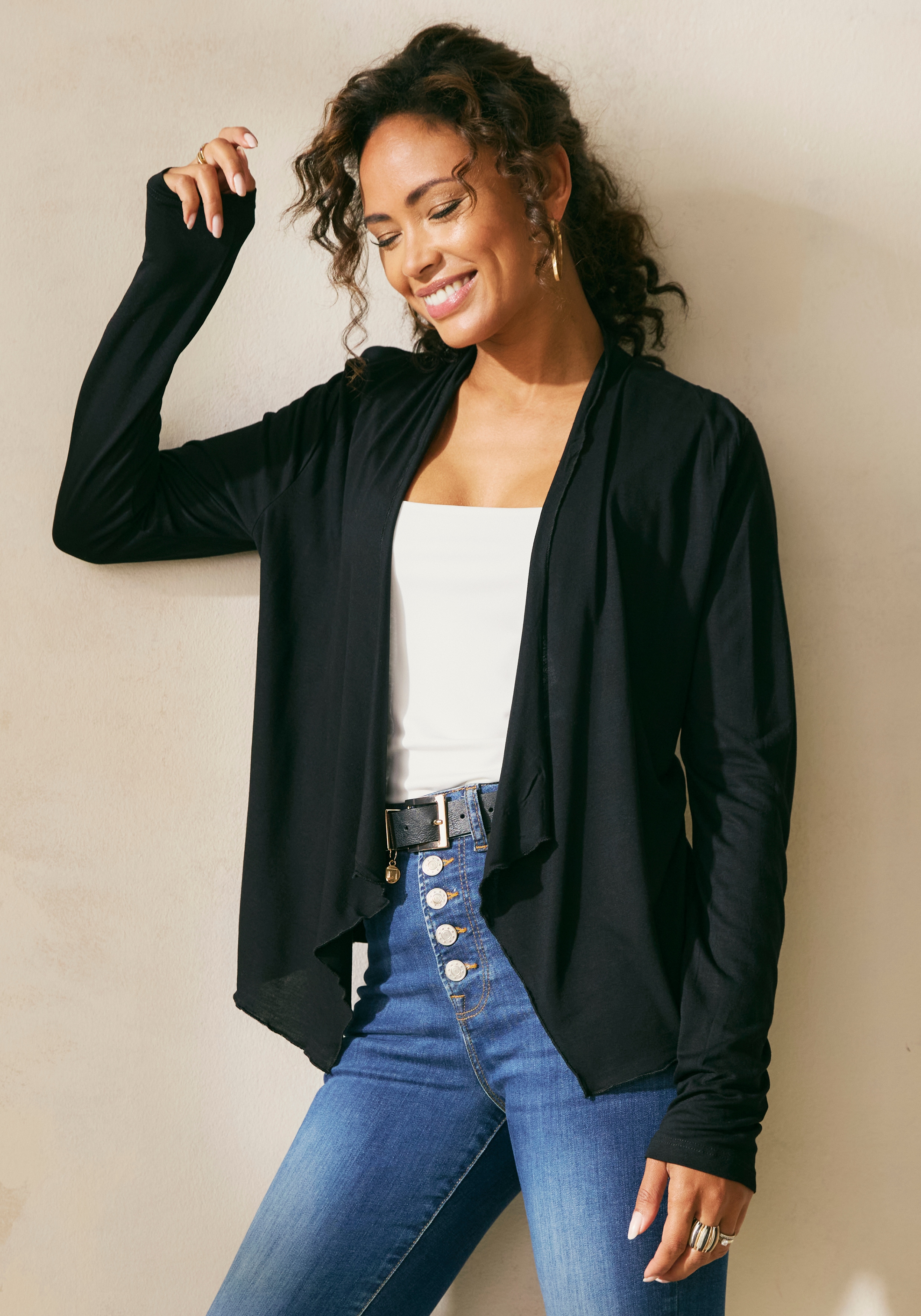LASCANA Shirtjacke "in offener Form mit Zipfelsaum" leichte Shirtjacke aus Jersey, bequeme Sommerjacke im Casual Stil