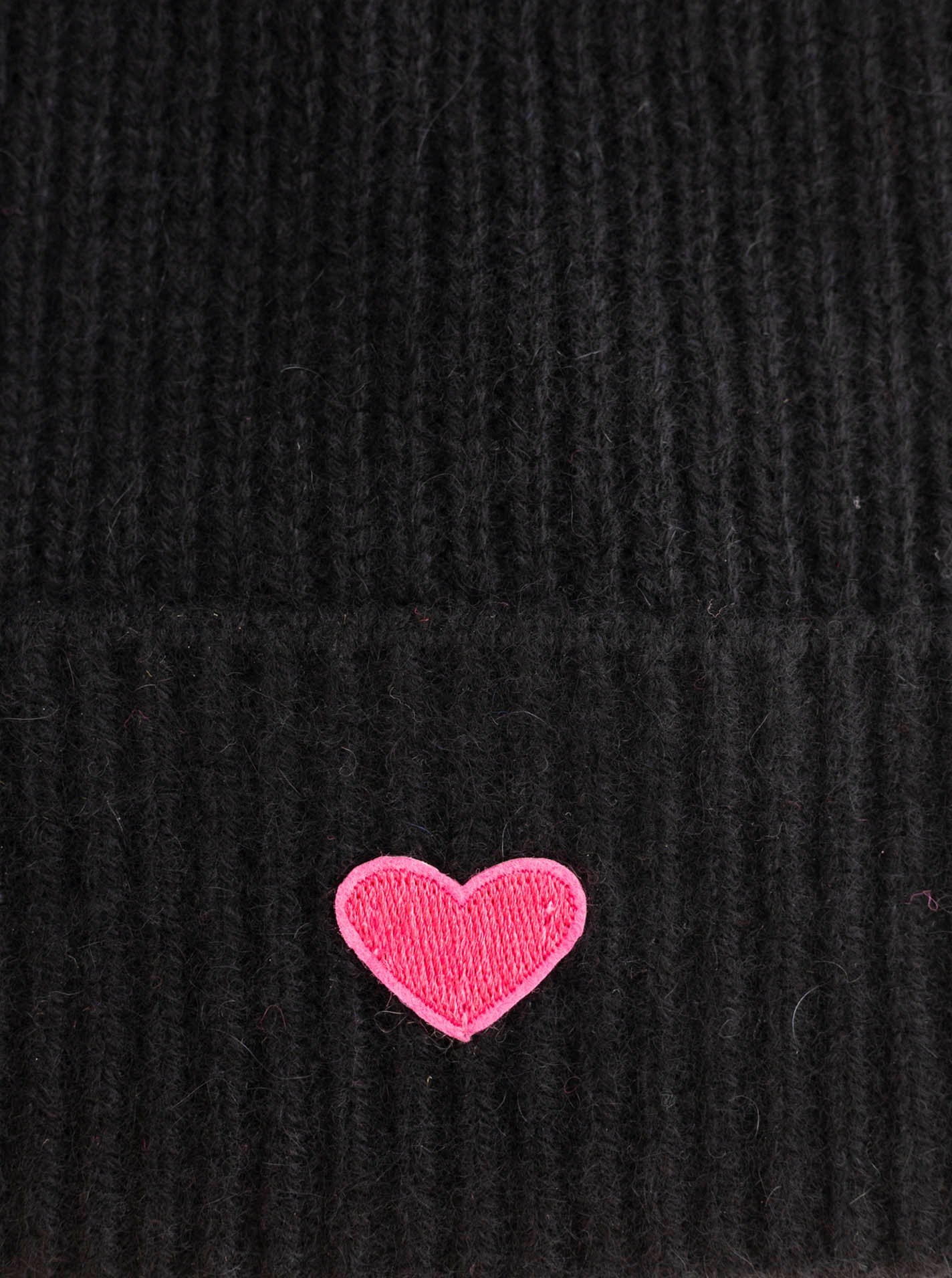 Thumbnail - Zwillingsherz Beanie "Beanie with Heart-Patch" Rippstrick, mit breitem Umschlag, wärmend