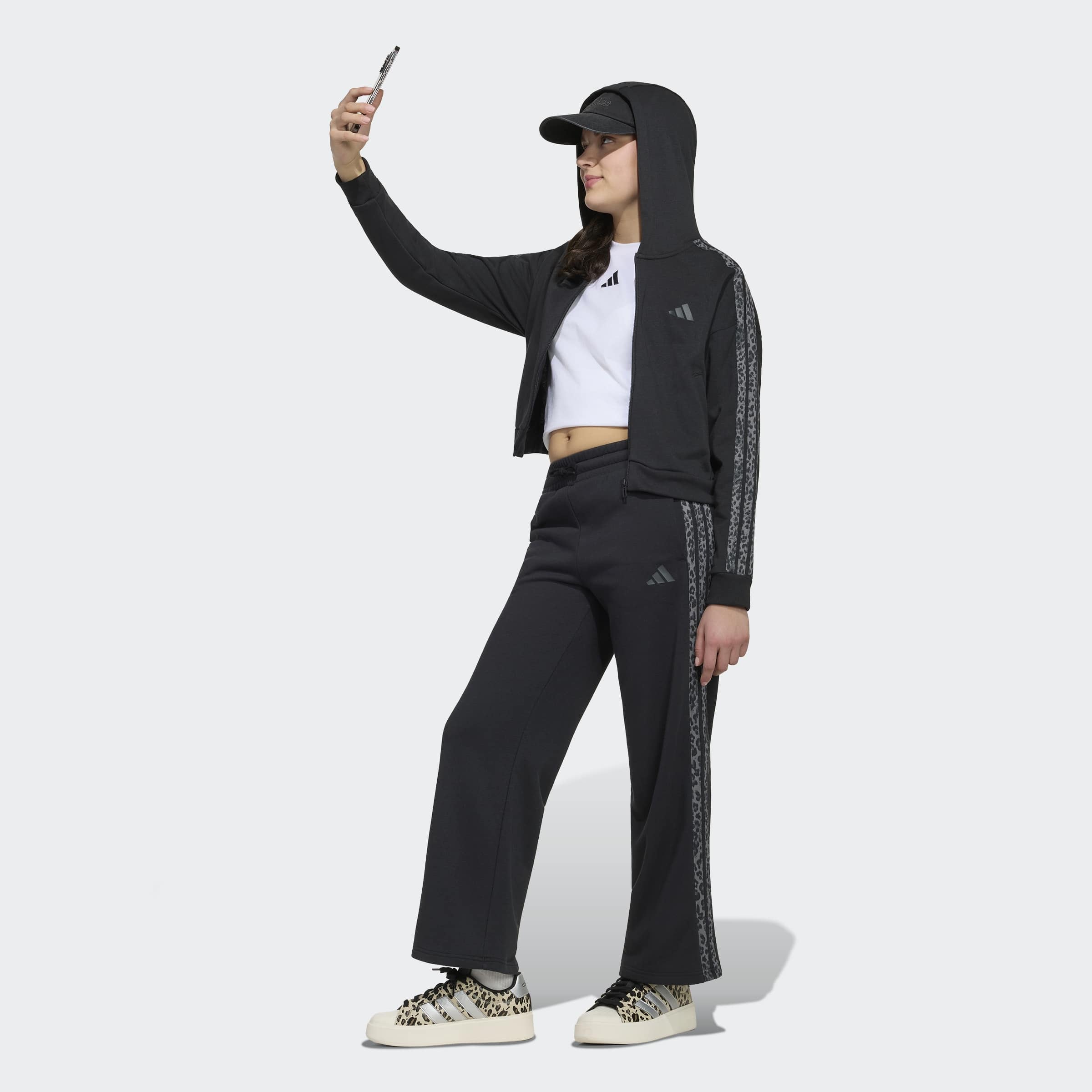 adidas Sportswear Kapuzensweatshirt »SEASONALS ANIMAL, DURCHGEHENDER REISSVERSCHLUSS«

