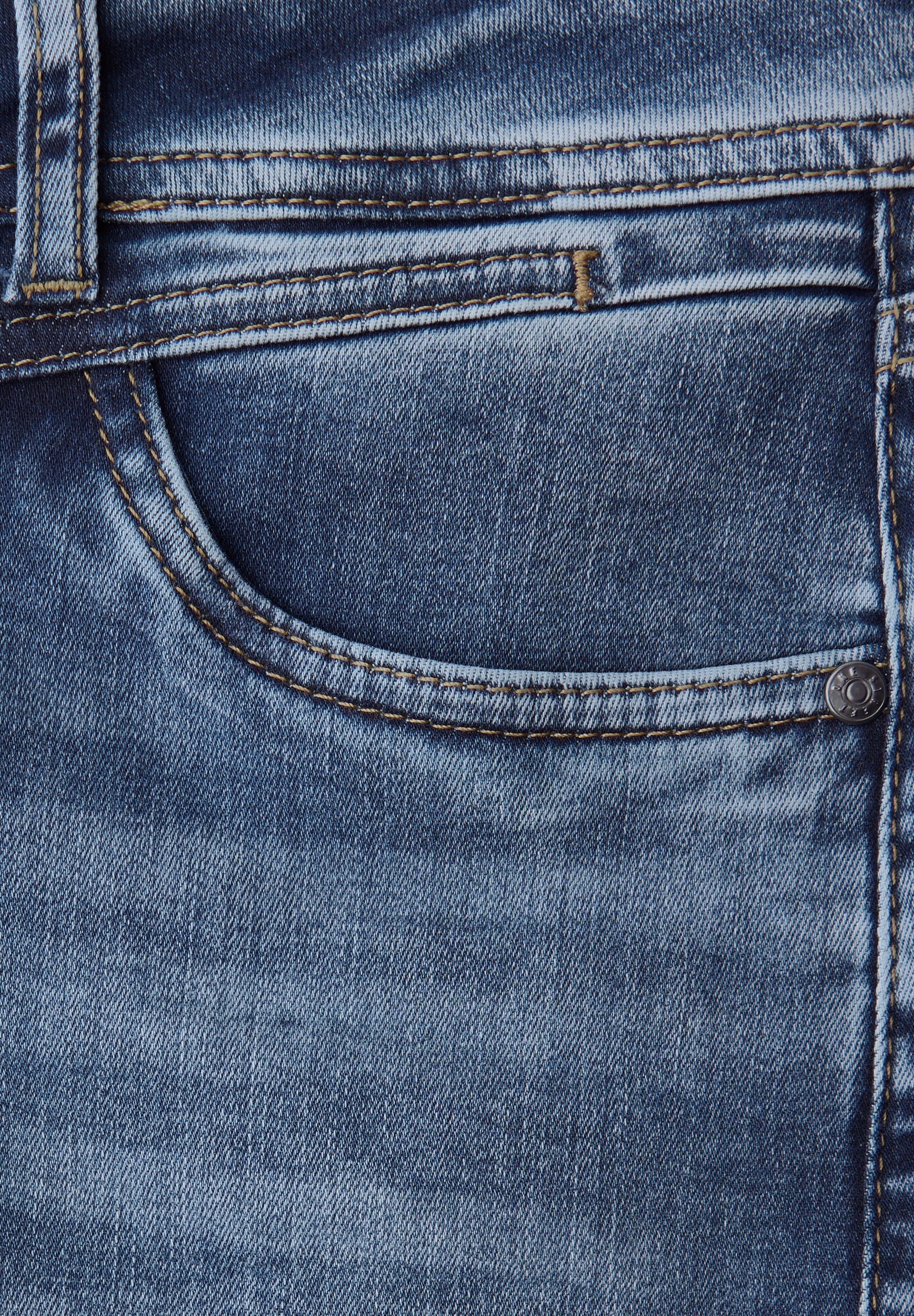 STREET ONE Comfort-fit-Jeans mit destroyed Details