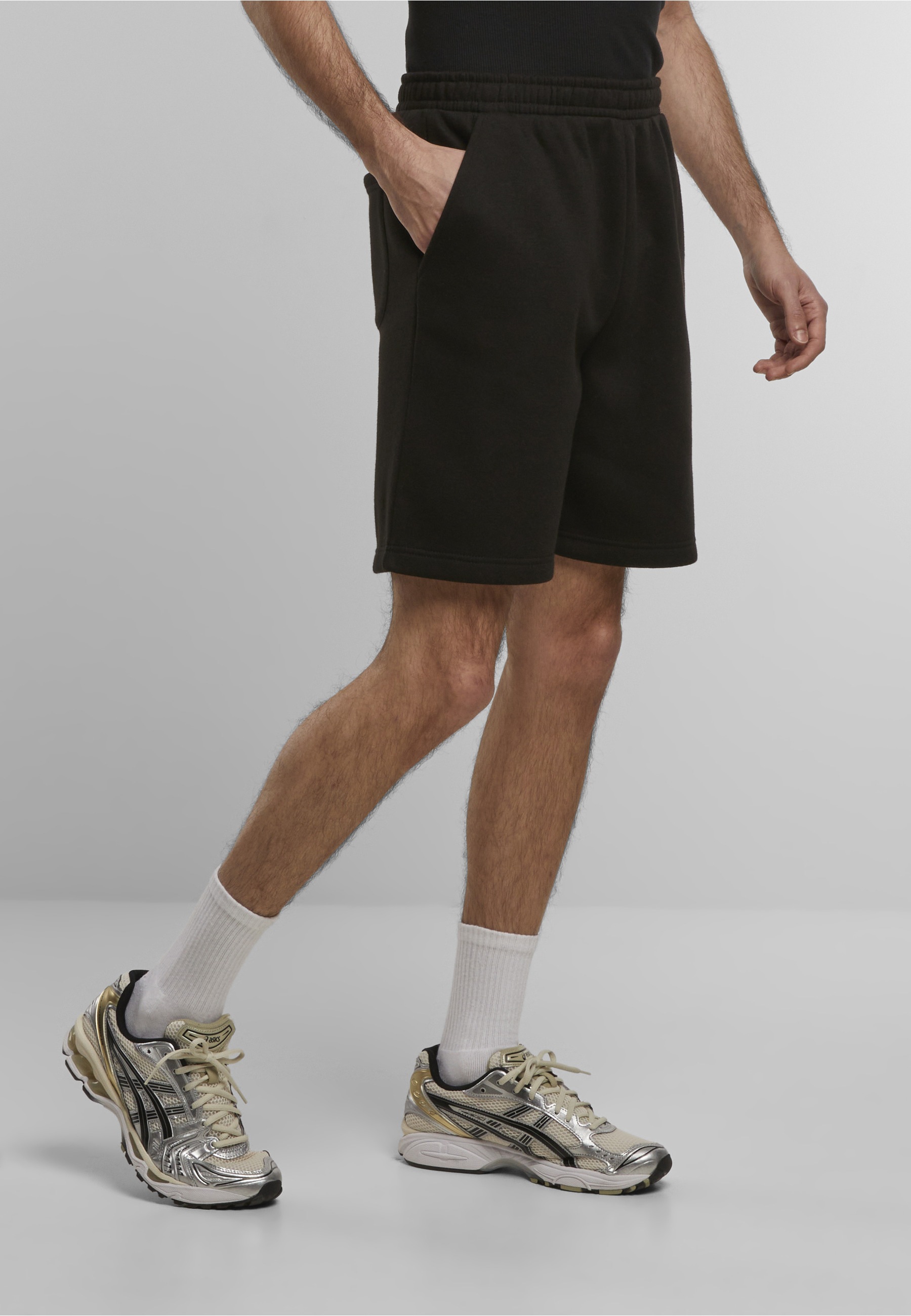 URBAN CLASSICS Sweatshorts »Urban Classics Basic Essential Sweatshorts«