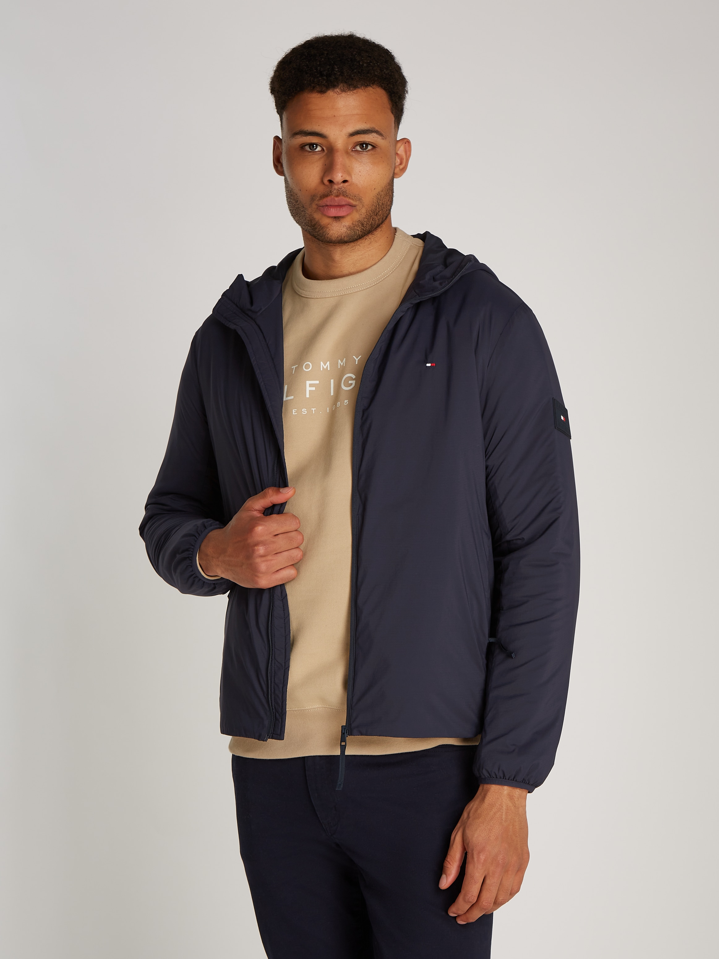 Tommy Hilfiger Kurzjacke "TECH PACKABLE HOODED JACKET", mit Kapuze, mit Log günstig online kaufen