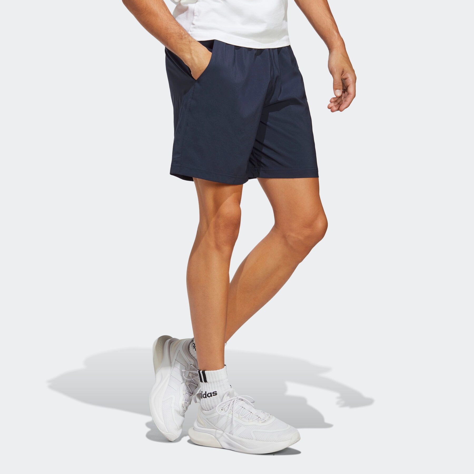 | ▷ adidas Shorts LINEAR CHELSEA Sportswear kaufen BAUR ESSENTIALS »AEROREADY LOGO«