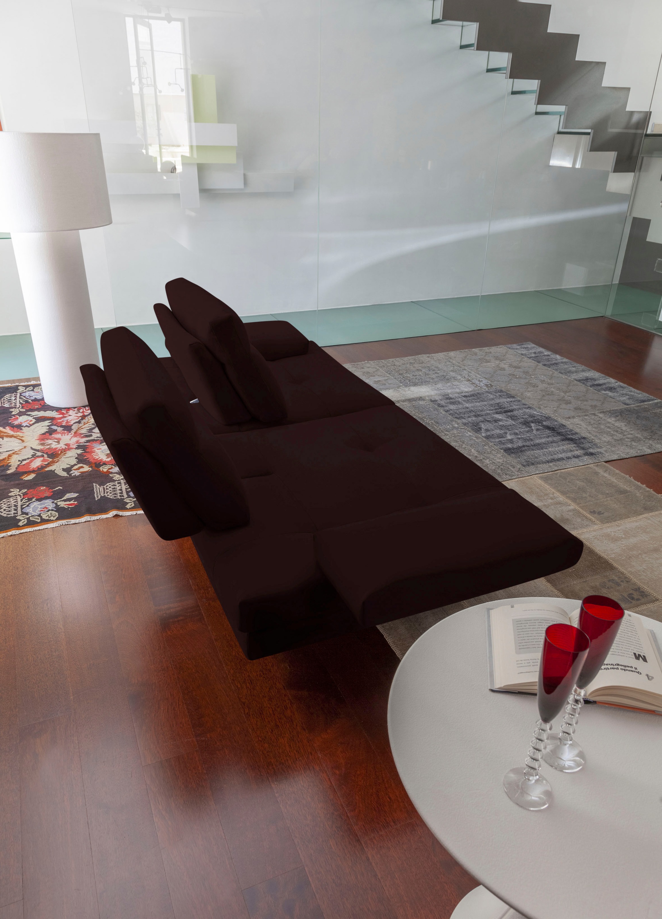 CALIA ITALIA 3-Sitzer »Toby Wing, Designsofa, hochwertige Verarbeitungsdetails, bequem«, inkl. Sitztiefenverstellung und Armteilfunktion, Füße in Schwarz matt