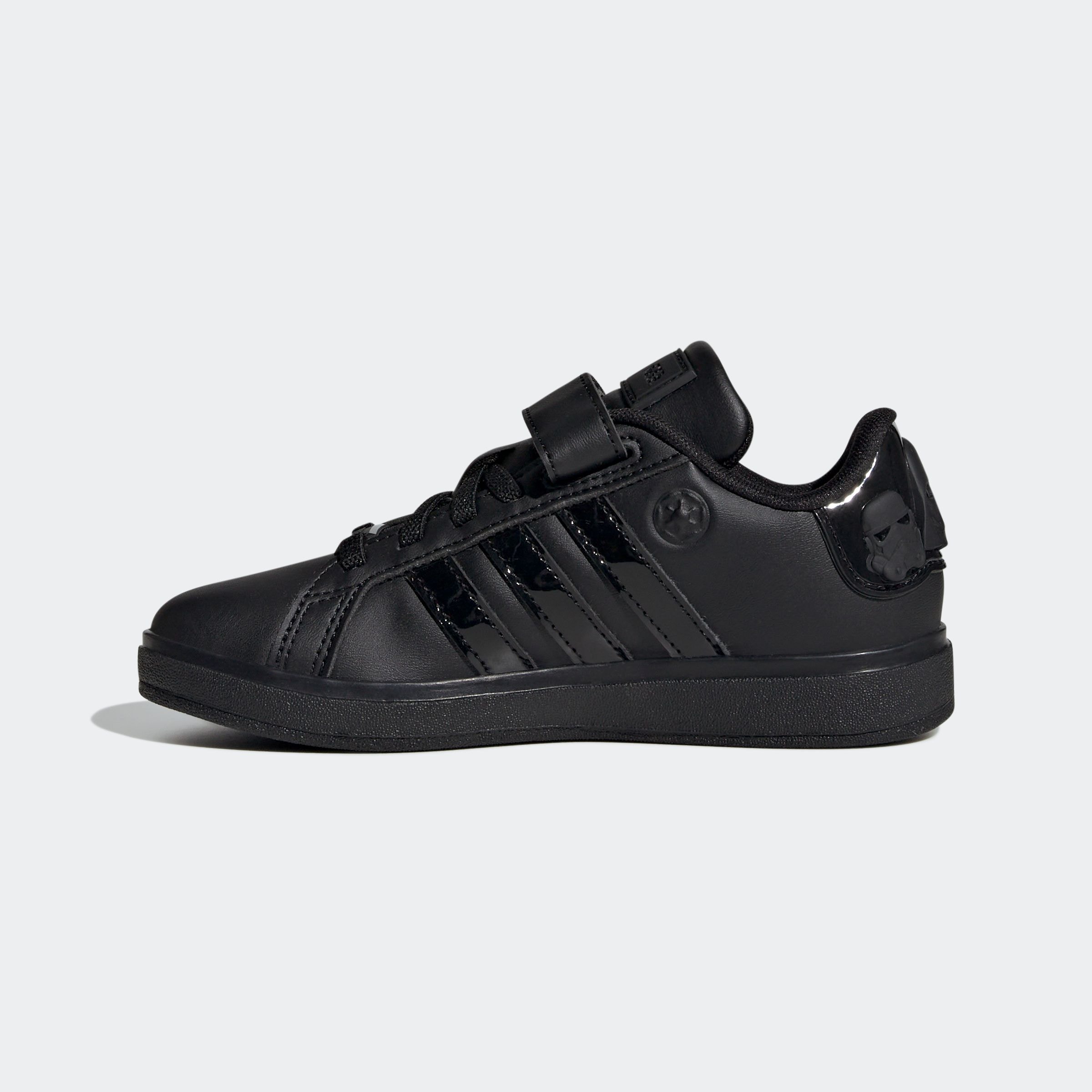 adidas Sportswear Sneaker »ADIDAS STAR WARS GRAND COURT 2.0 KIDS SCHUH«, Design auf den Spuren des adidas Superstar