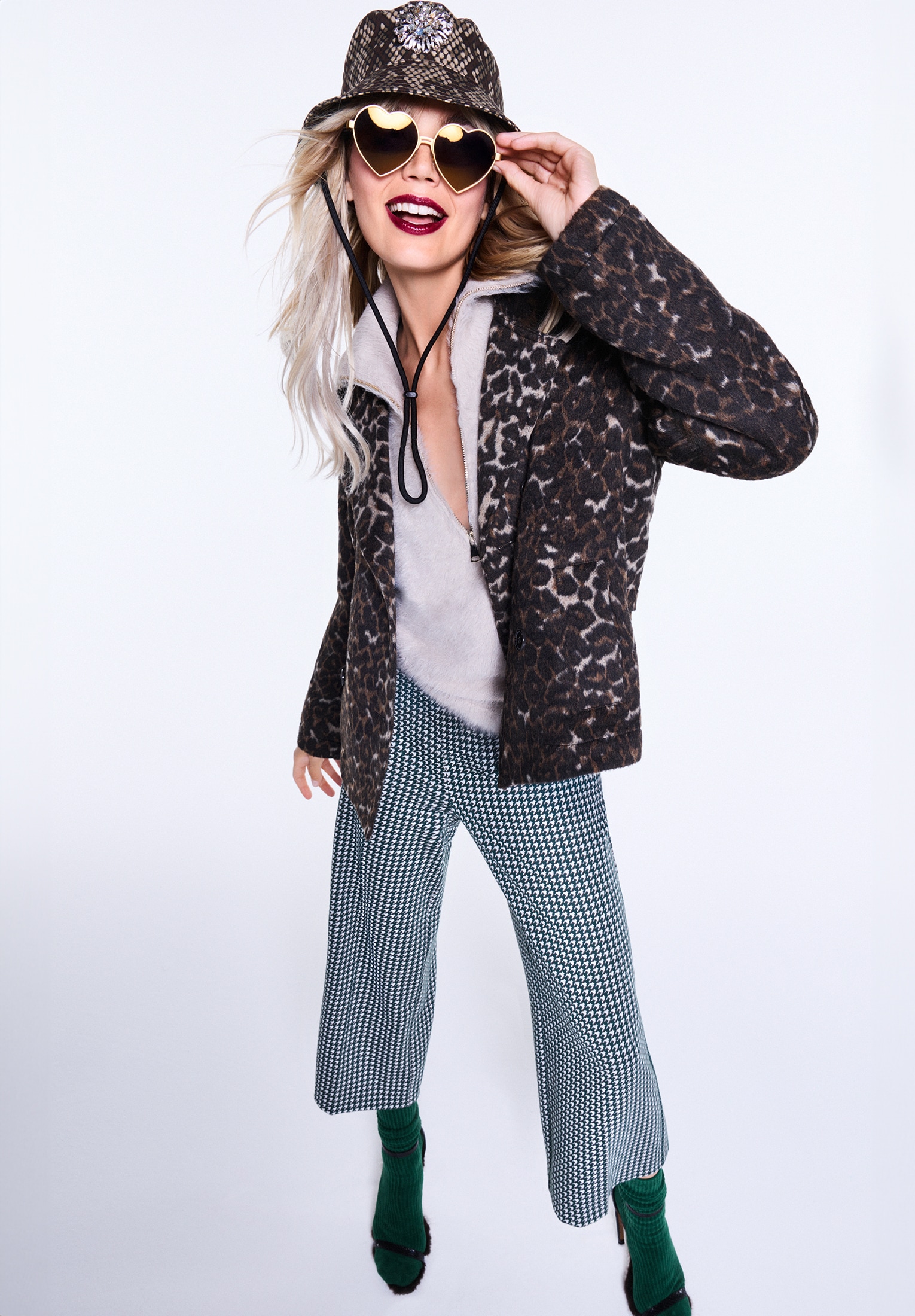 Cartoon Kurzblazer »Cartoon Damen Kurztrench mit Taschen«