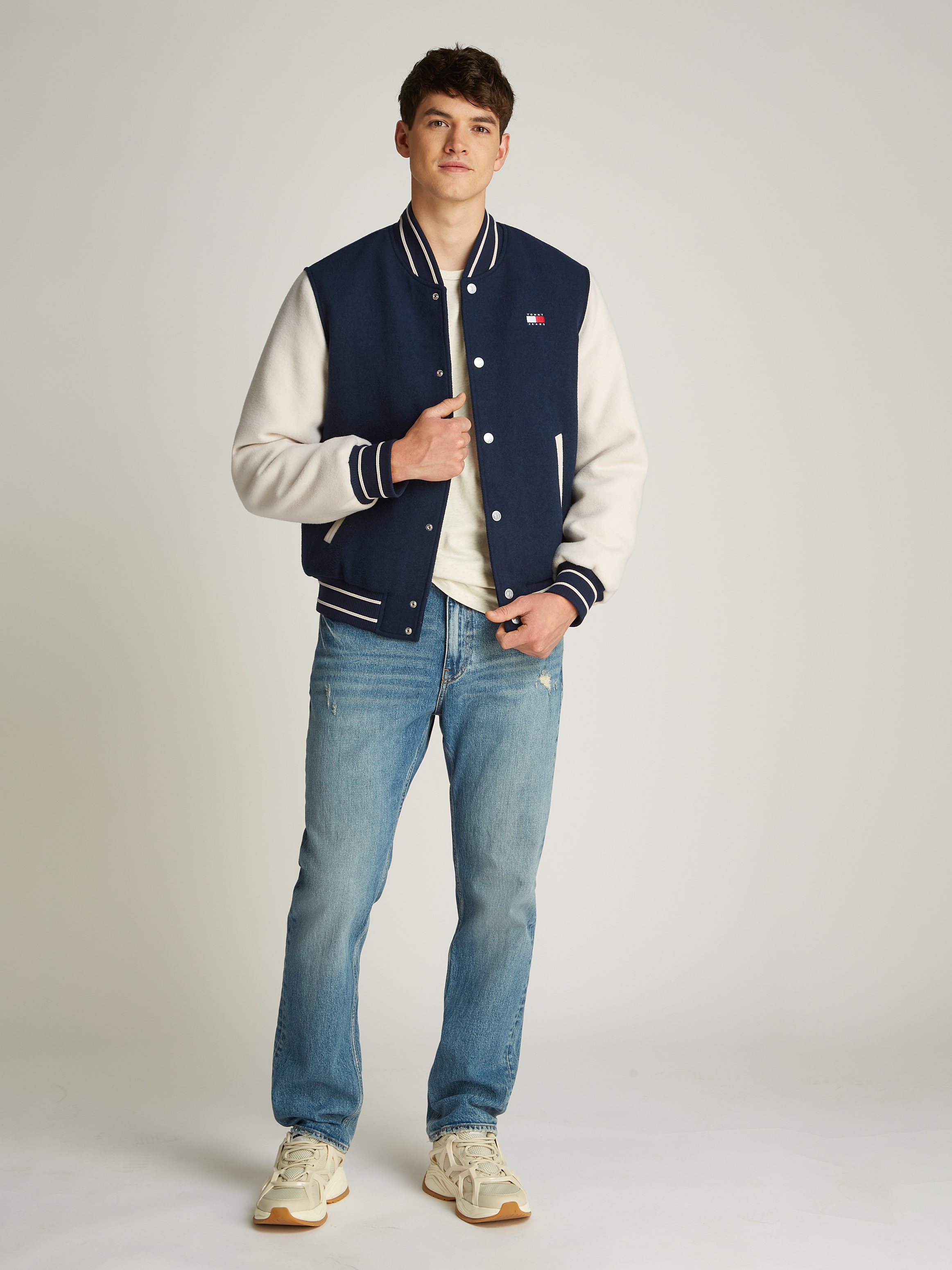 Tommy Jeans Bomberjacke »TJM WOOL BLEND VARSITY JKT EXT«, mit Colorblock-Design, Logostickerei