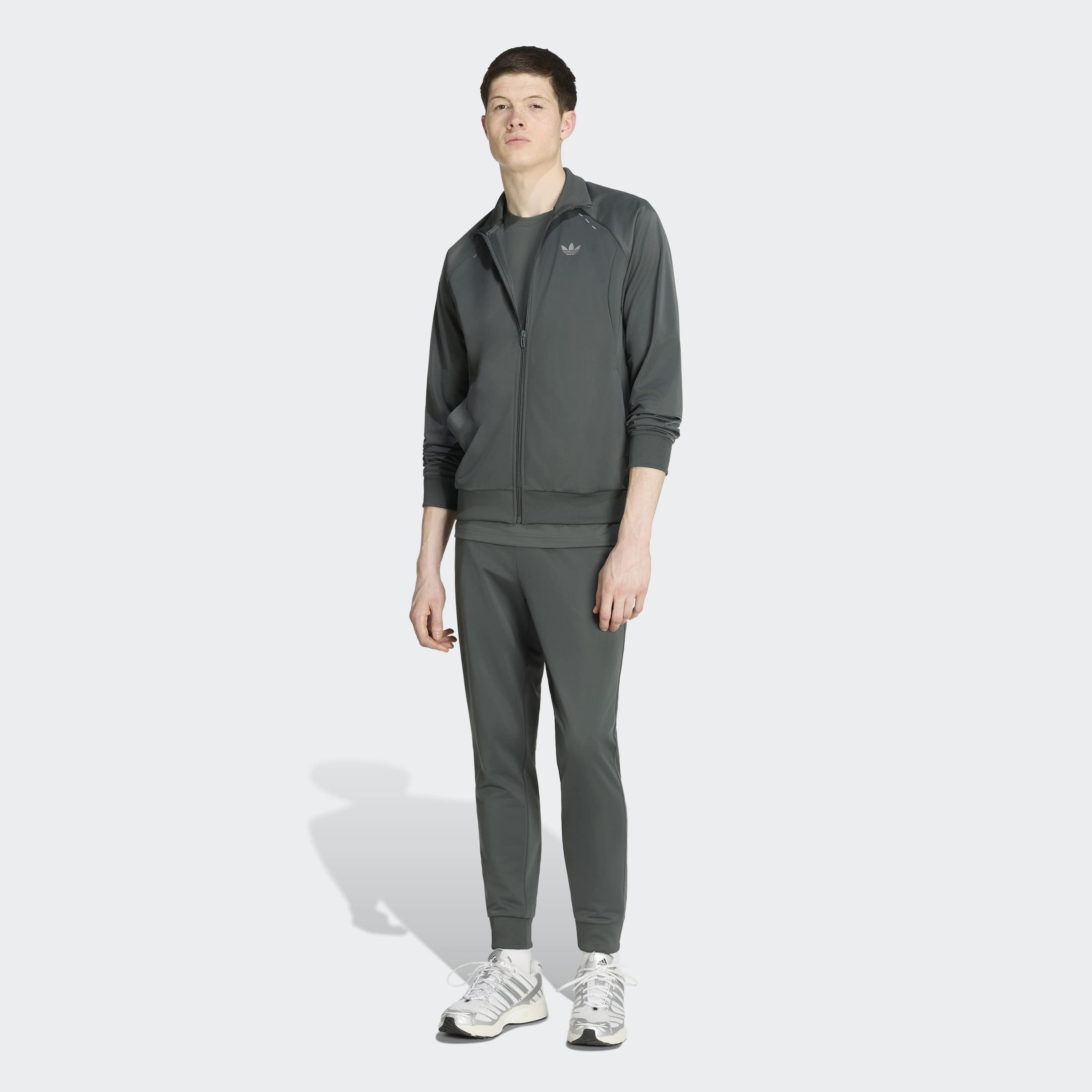 adidas Originals Trainingsanzug "TECH ESS TS" 2 zweiteiliges Set, für Erwachsene, aus Polyester