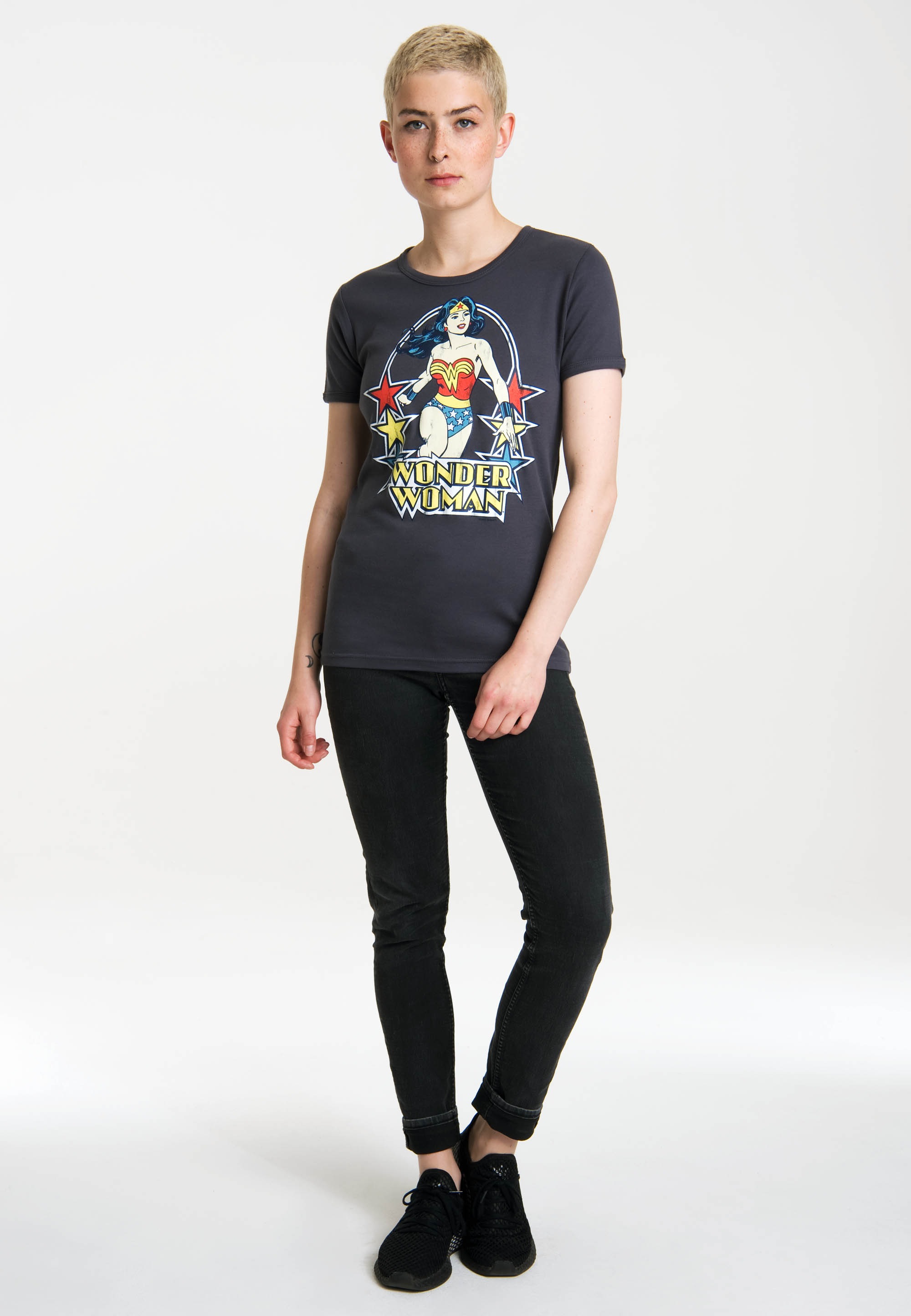 LOGOSHIRT T-Shirt »Wonder Woman – Stars«, mit lizenziertem Originaldesign