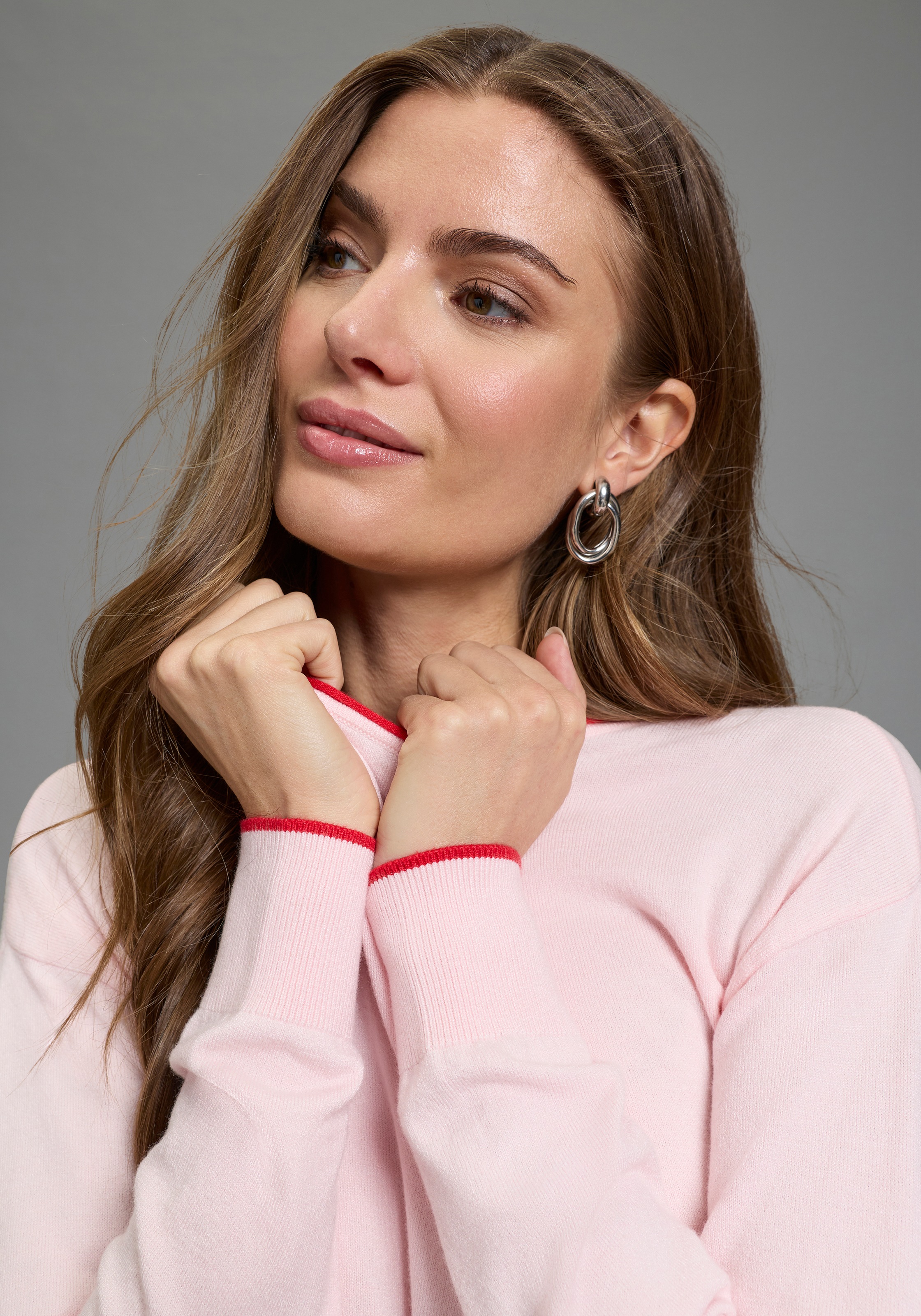 Laura Scott Strickpullover aus Viskosemischung mit modernen Kontrastdetails