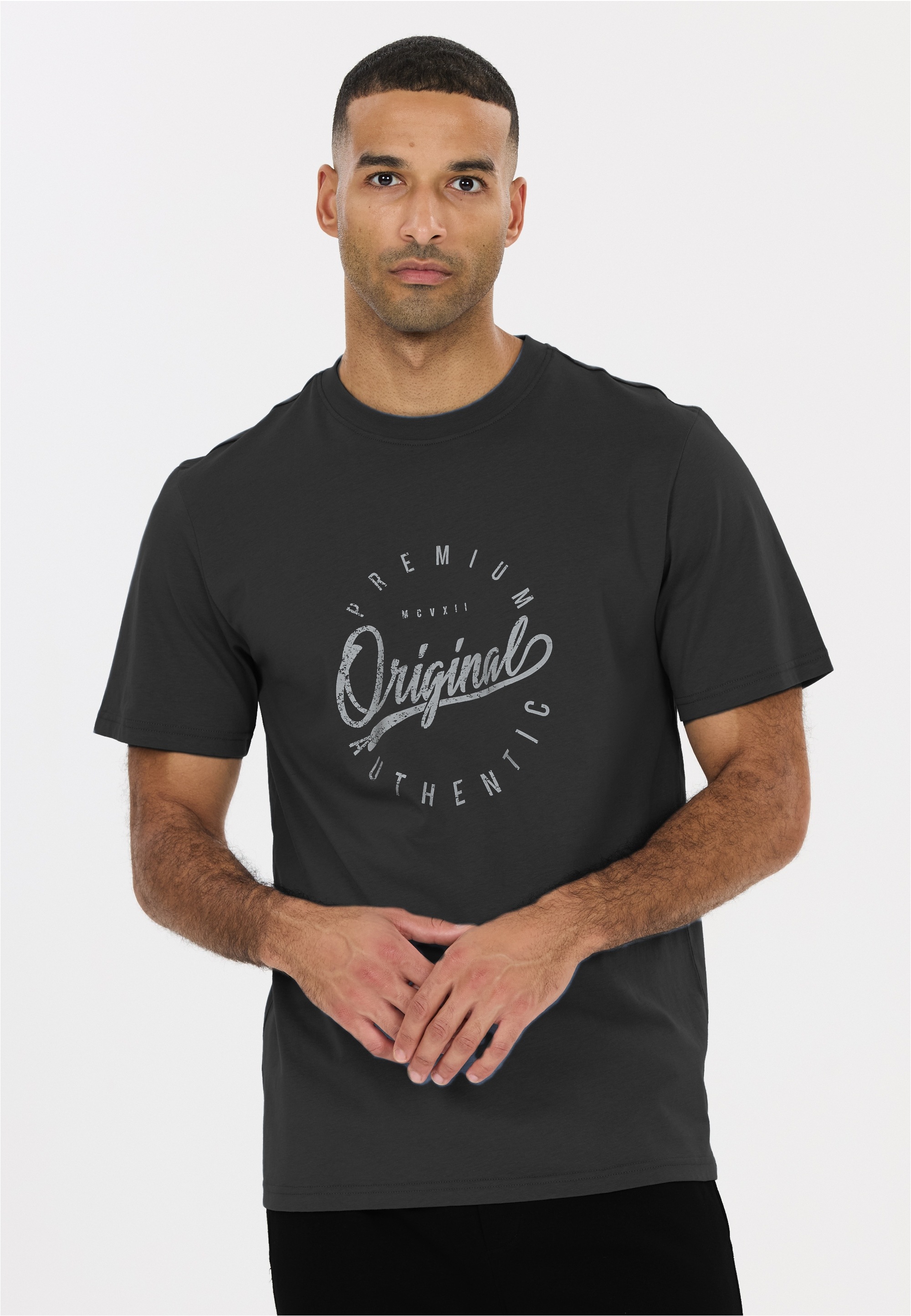 nou T-Shirt "Radomi" im klassischen Design