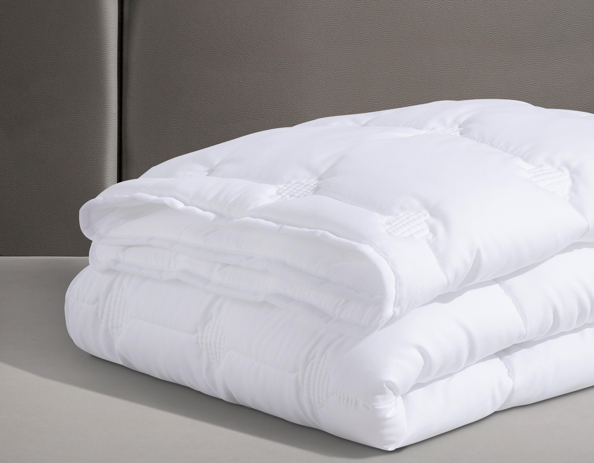 Beco Microfaserbettdecke »Bettdecke Medibett Cotton Soft, in 4 Wärmeklassen erhältlich«, Füllung Polyester, (1 St.), Von Haus & Garten mit Testurteil: "Sehr gut" bewertet - getestet wurde die Gr. 135x200 cm, Warm