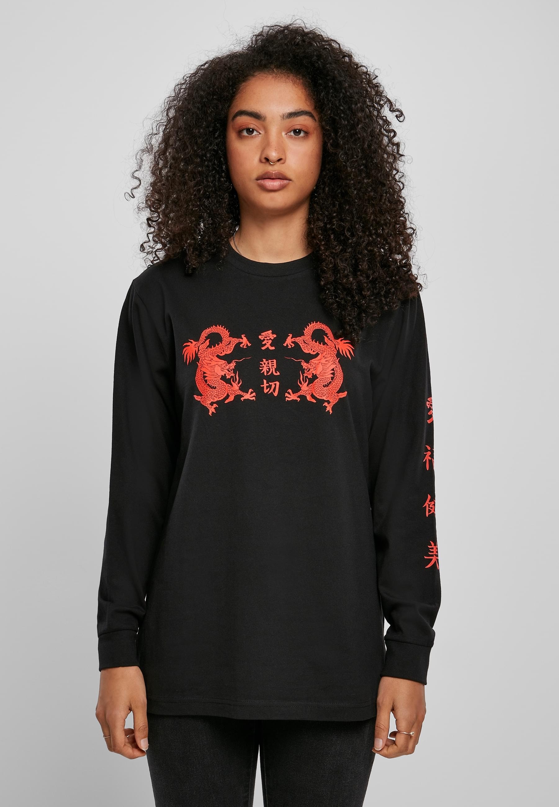 MisterTee Longsleeve »MisterTee Damen Ladies Chinese Letters Longsleeve«, (1 tlg.)