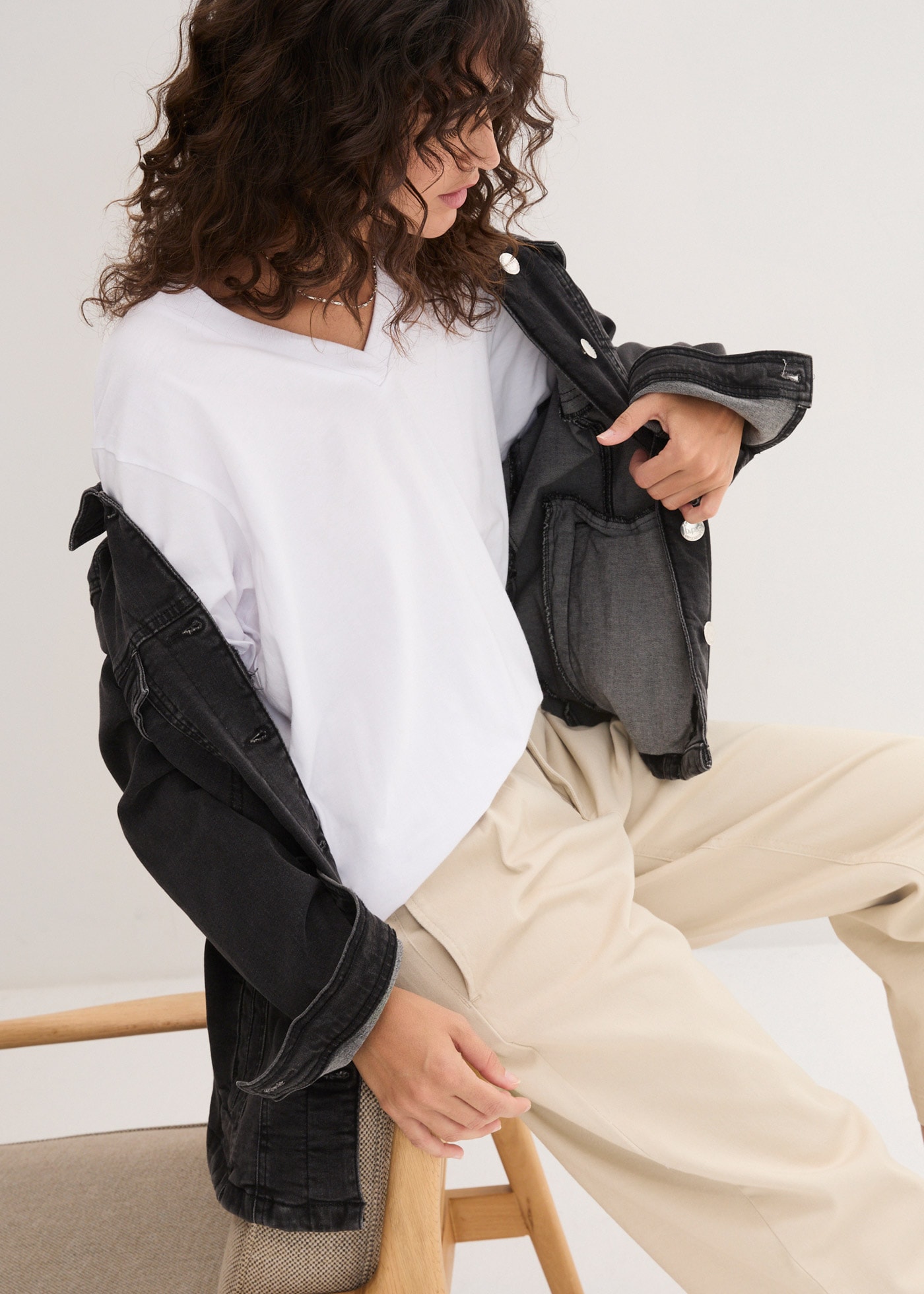 bonprix Longshirt »Weites Long-Shirt mit V-Ausschnitt, Kurzarm (5er Pack)«, 5 Stk. Weites Long-Shirt mit V-Ausschnitt, Kurzarm (5er Pack)
