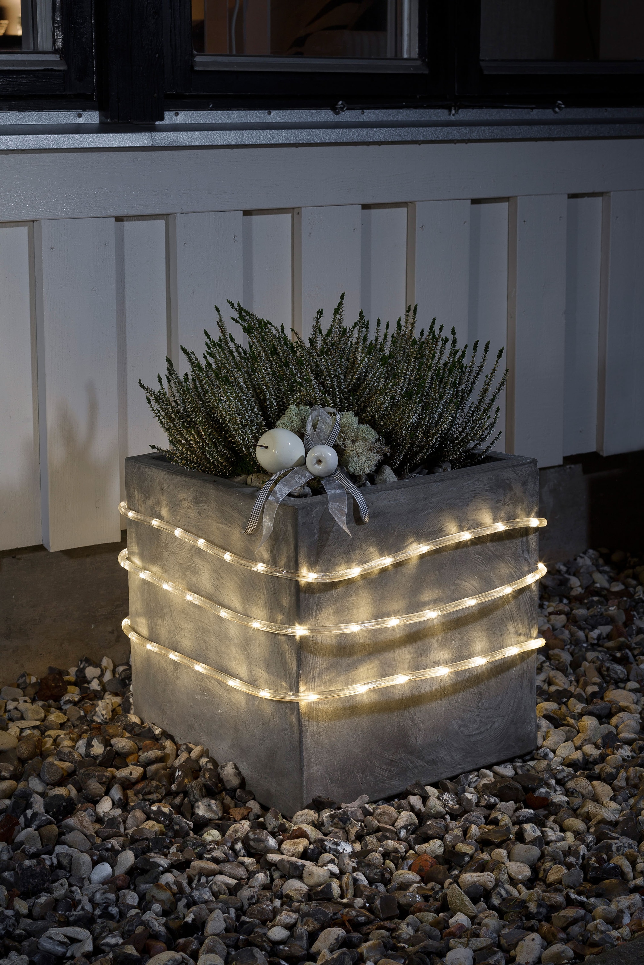 KONSTSMIDE LED-Lichterschlauch »Weihnachtsdeko aussen«, 96 St.-flammig, 6  m, mit Lichtsensor und 6h und 9h Timer, 96 warm weiße Dioden kaufen | BAUR