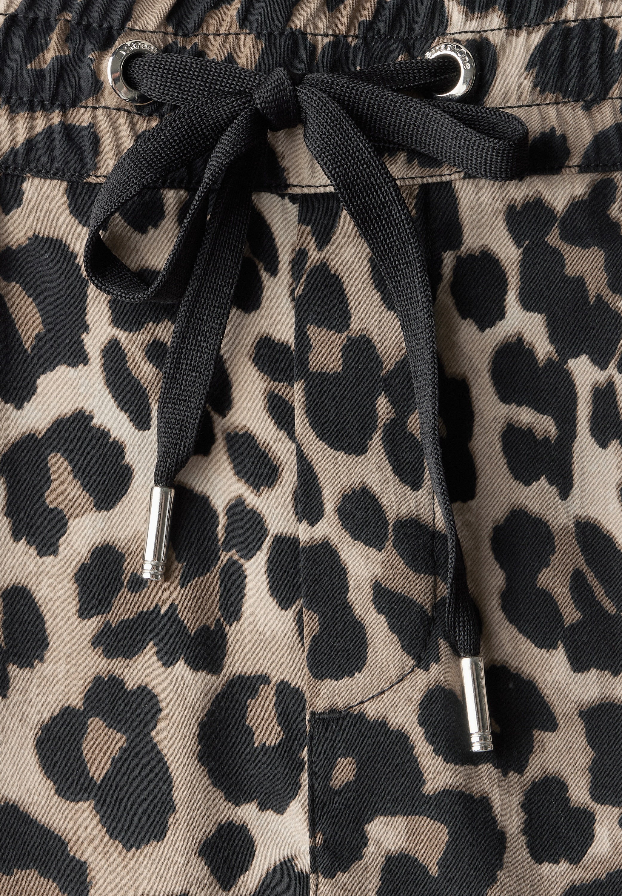 STREET ONE Stoffhose »Style Bonny«, Sommerhose mit Leo-Print