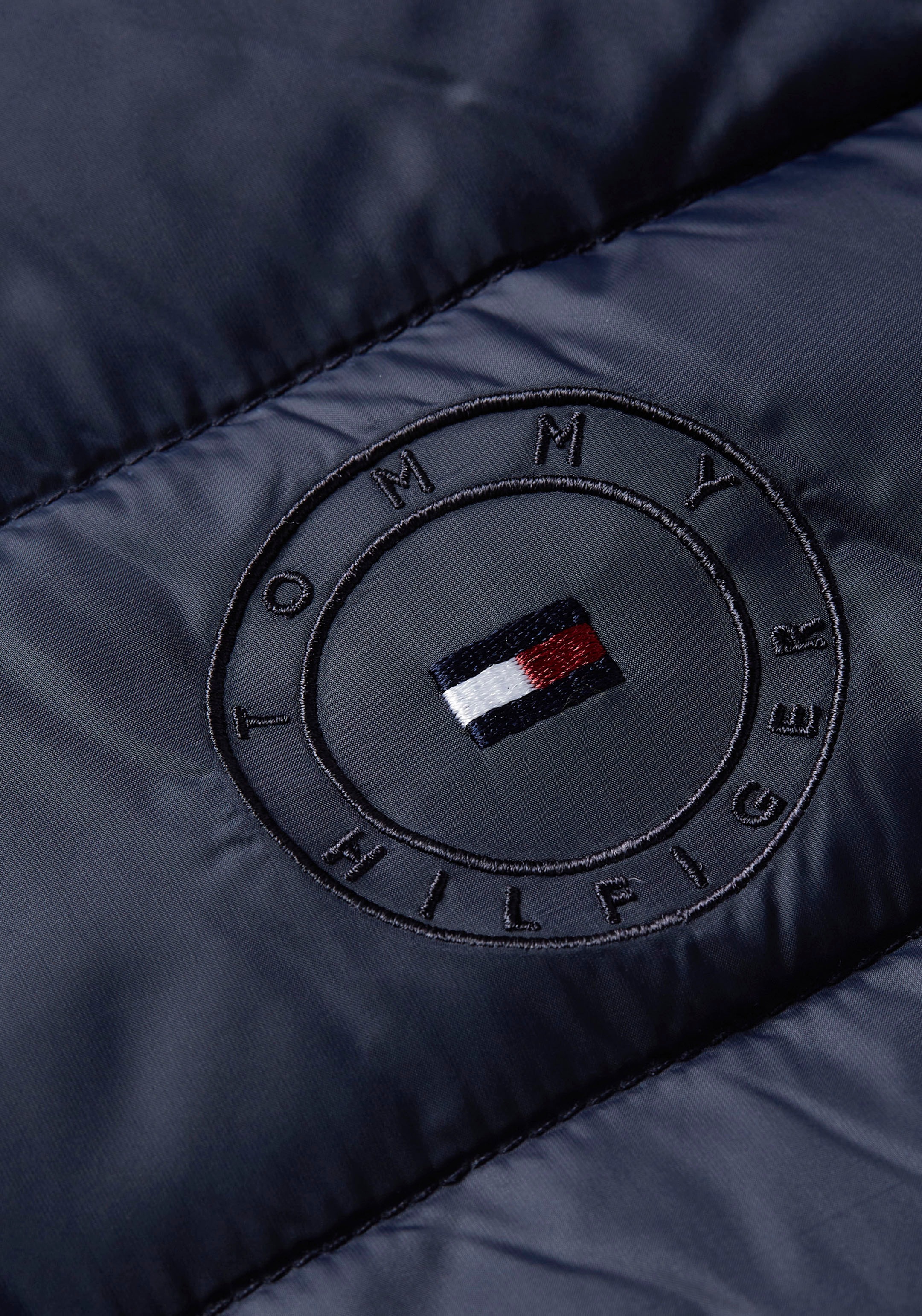 Tommy Hilfiger Winterjacke »KNIT MIX DOWN JACKET«, mit Kapuze, mit Markenlabel