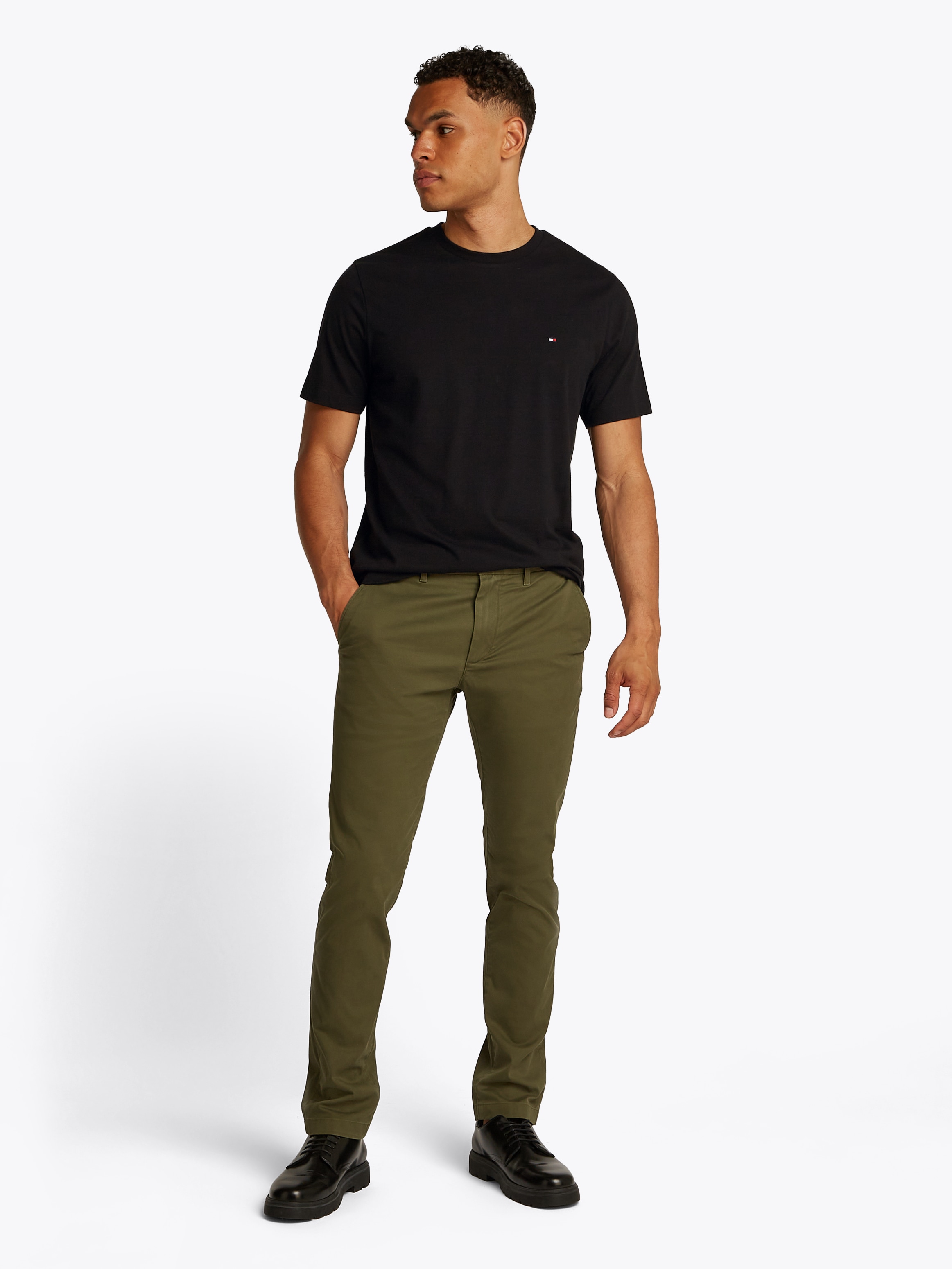 Tommy Hilfiger T-Shirt »ESSENTIAL REG FIT SOLID TEE«, mit Rundhalsausschnitt