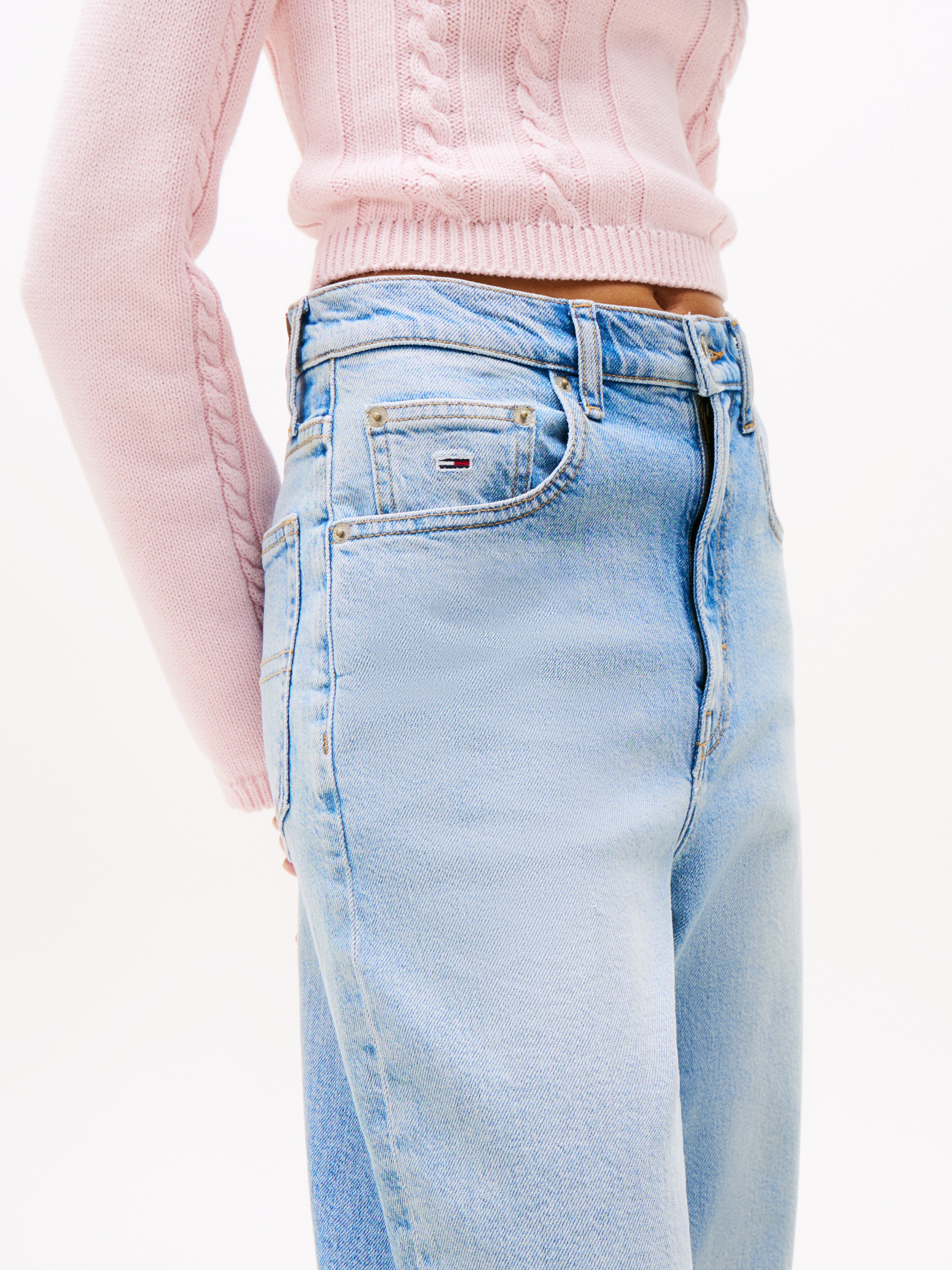 Tommy Jeans Mom-Jeans "MOM JEAN UH TPR" mit Logo-Stickereien, in knöchelfre günstig online kaufen