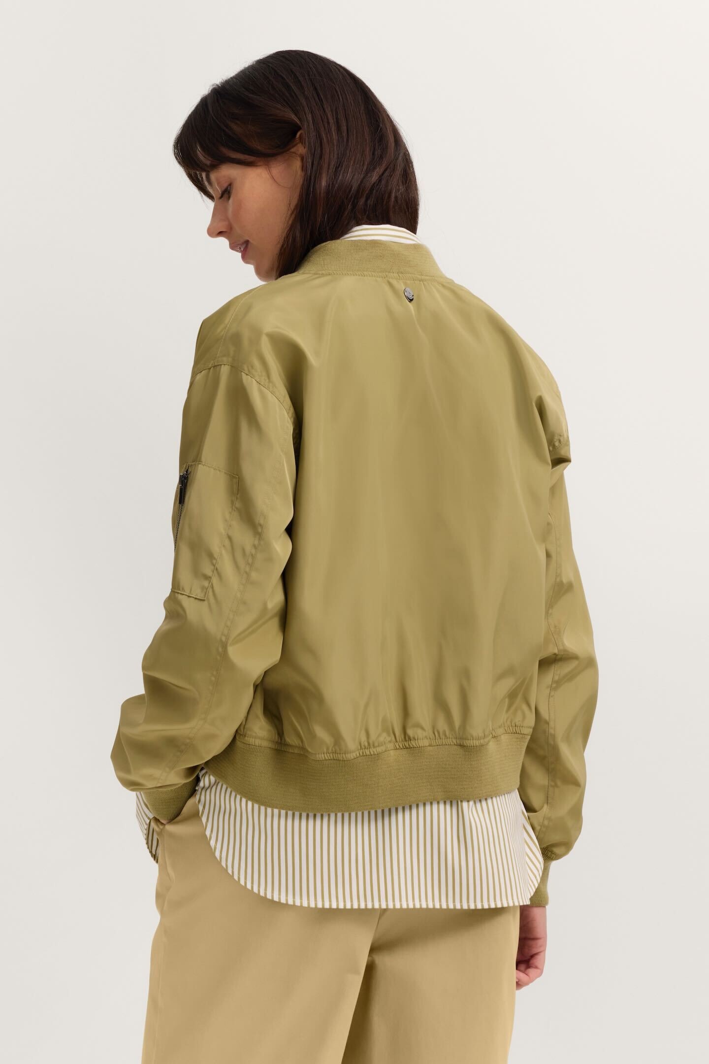 bugatti Blouson "Kleiner Kragen" aus leicht glänzendem Oberstoff günstig online kaufen