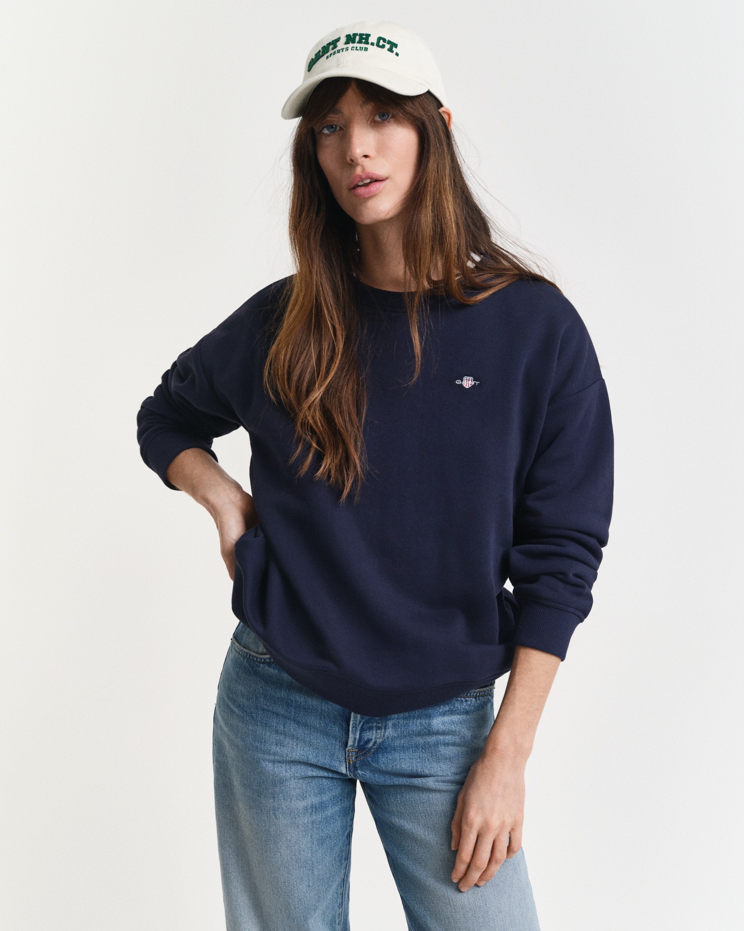 Thumbnail - Gant Sweatshirt "SHIELD C-NECK SWEAT", Grafische GANT-Stickerei auf der Brust