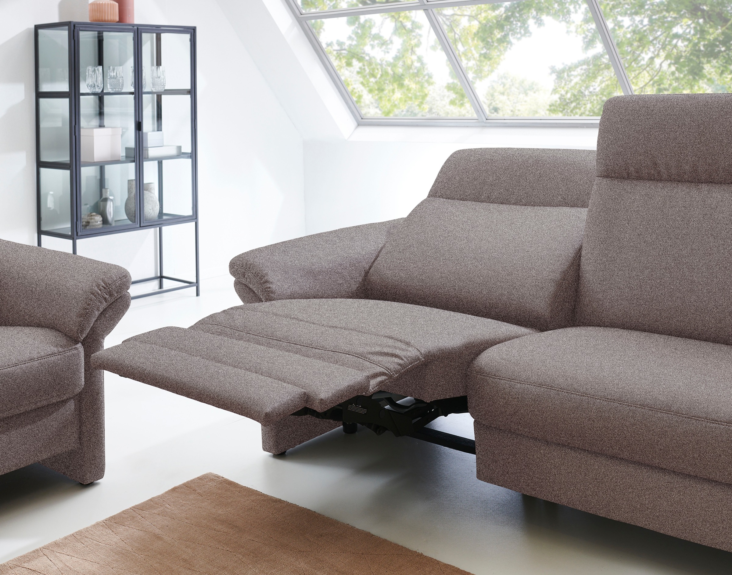 Places of Style 2,5-Sitzer »Senise, Breite 186 cm, Armteilverstellung, Federkern«, wahlweise auch mit Relaxfunktion auf beiden Seiten