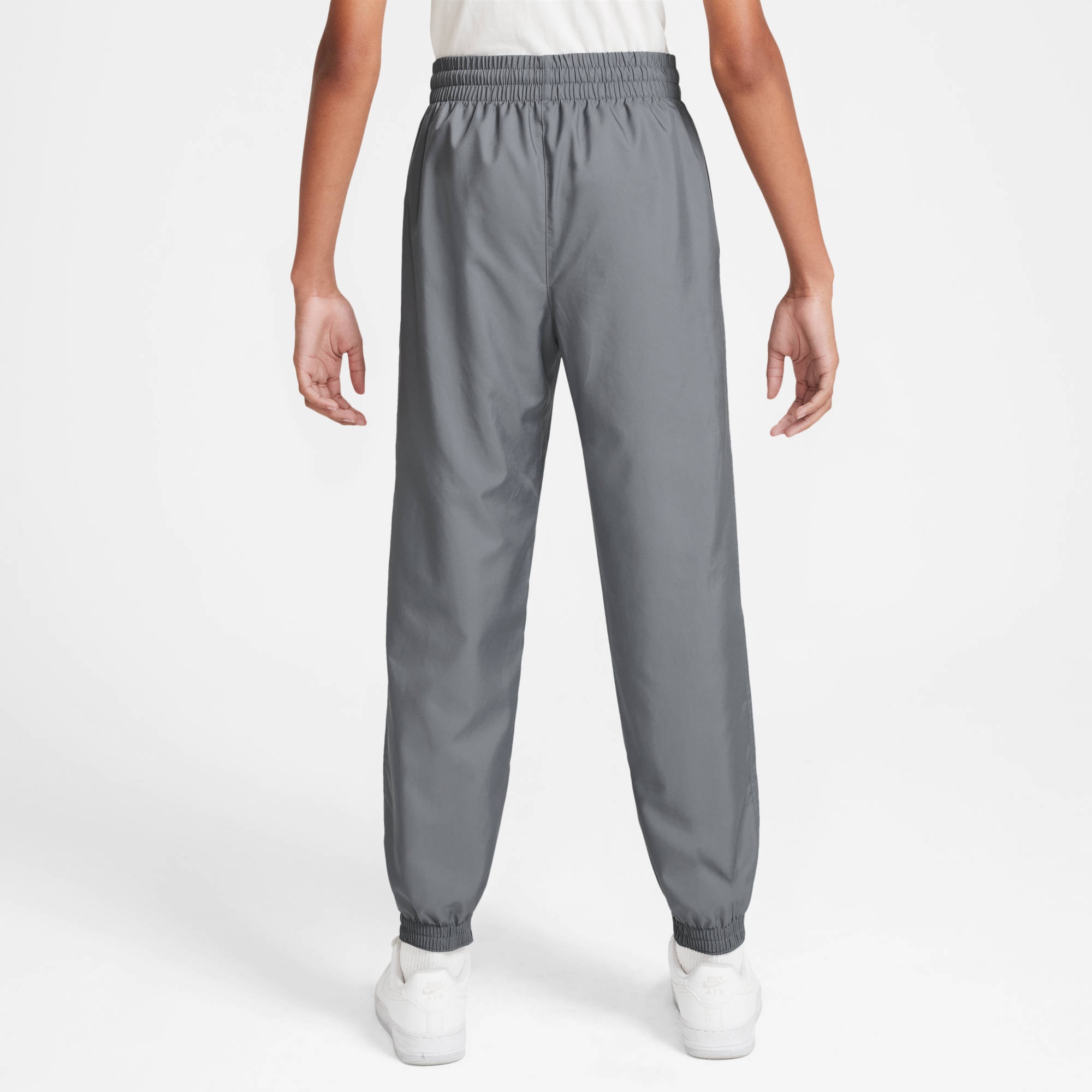 Nike Sportswear Sporthose »K NSW CLUB WVN JGGR LBR«  für Jugendliche, für Freizeit und Training, aus Polyester