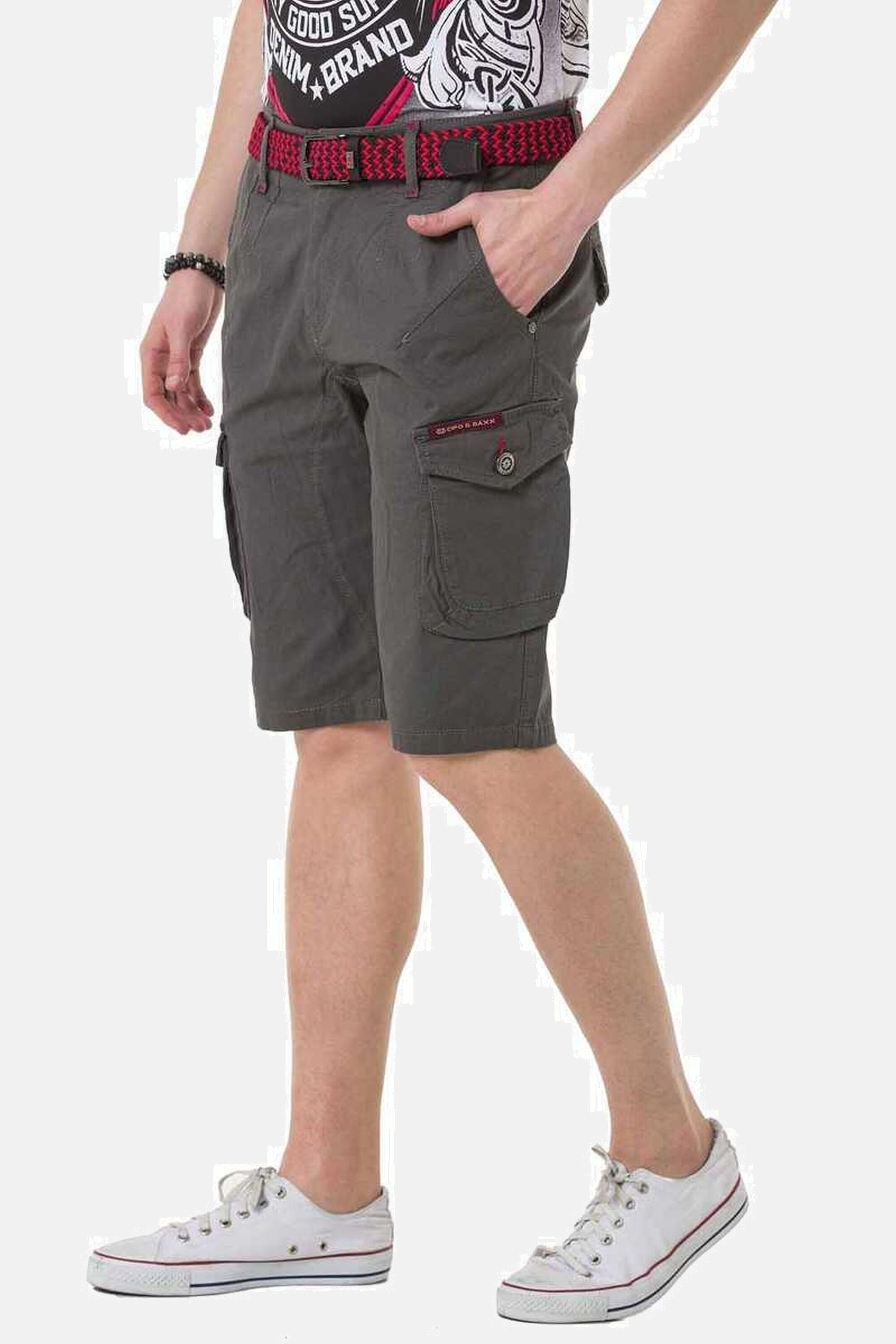 Cipo & Baxx Jeansbermudas »Bermuda & Short«, mit praktischen Beintaschen, CK265