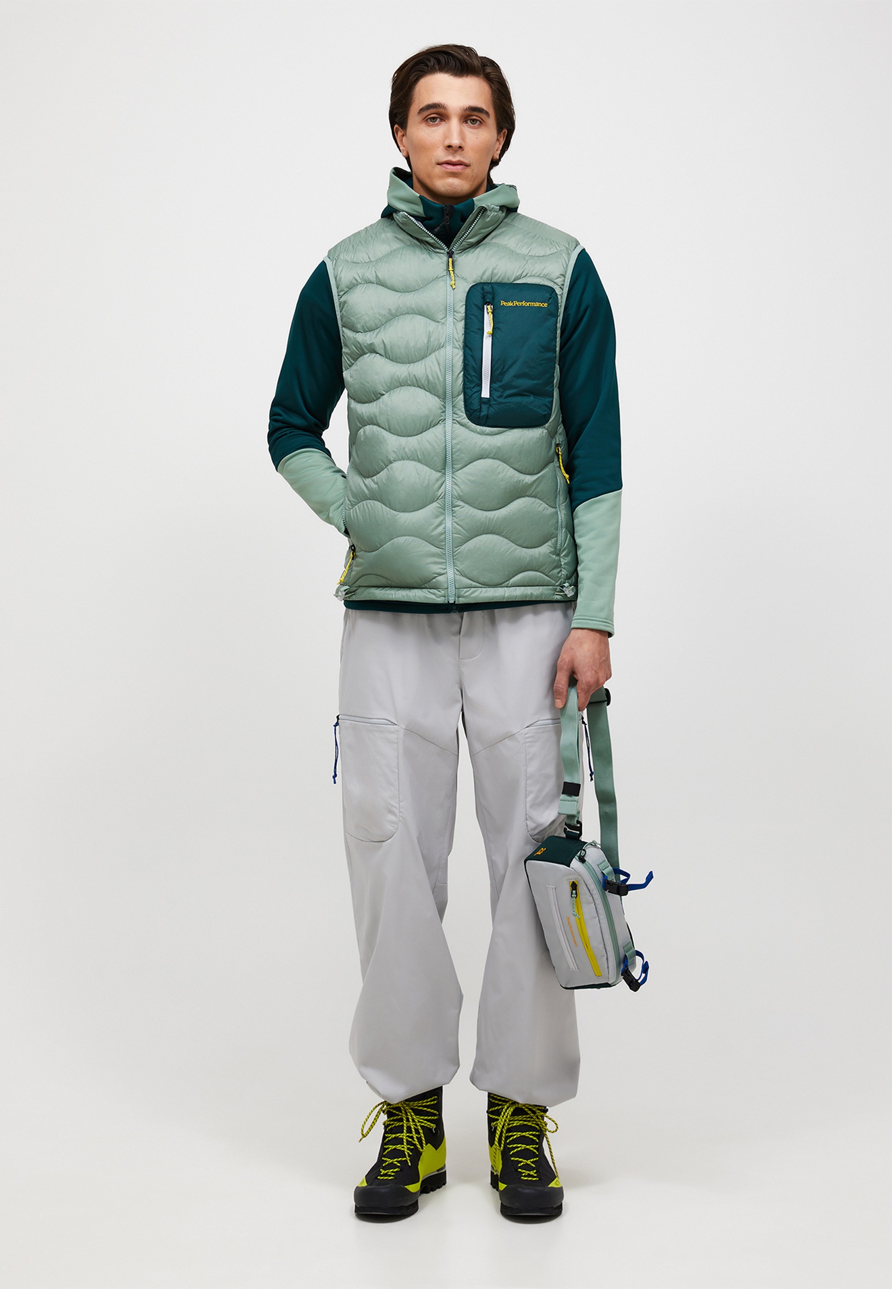 Peak Performance Daunenweste »M Helium Utility Down Vest« mit dezenten Farbdetails