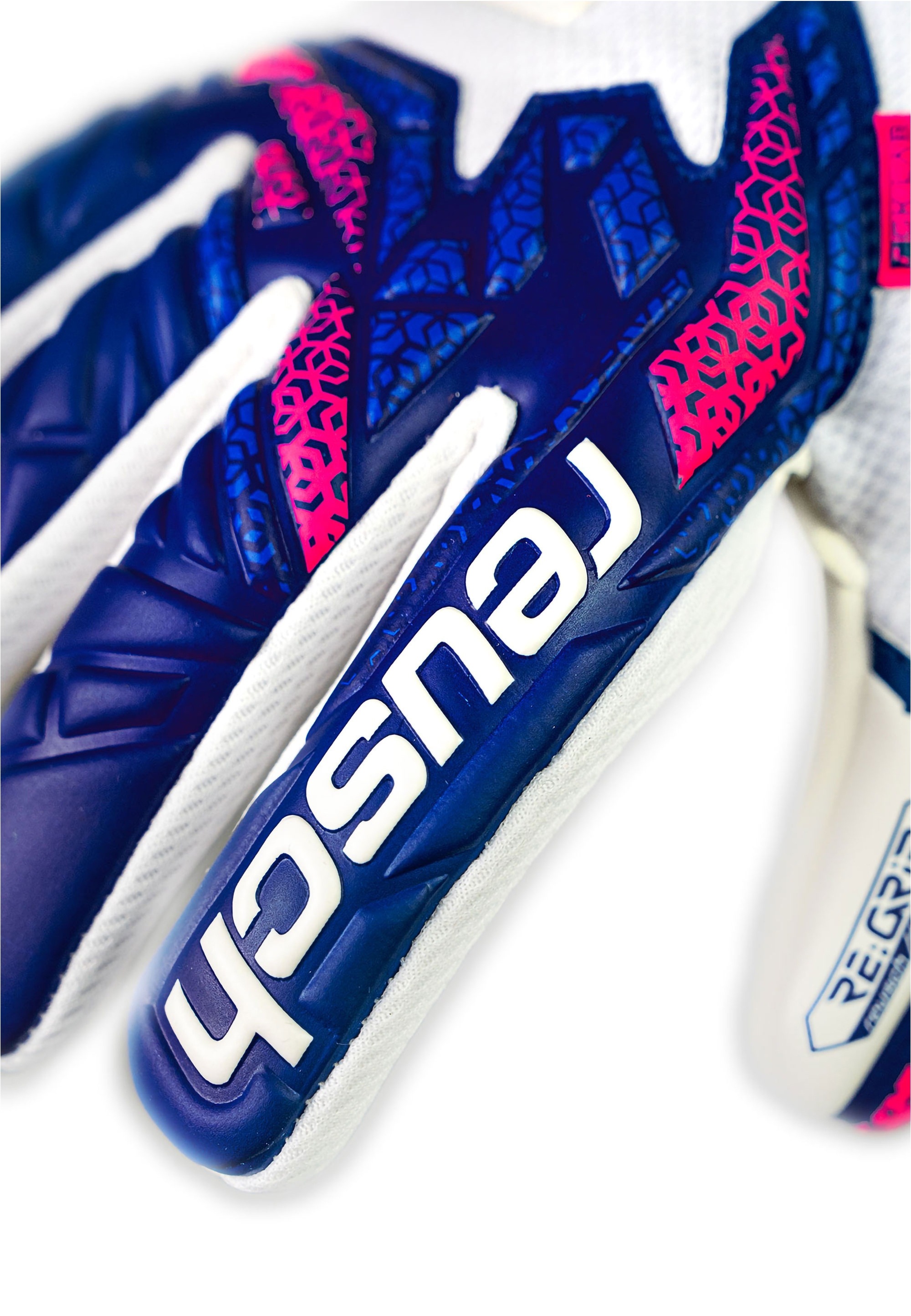 Reusch Torwarthandschuhe »Attrakt RE:GRIP NC Junior«, mit maximalem Grip