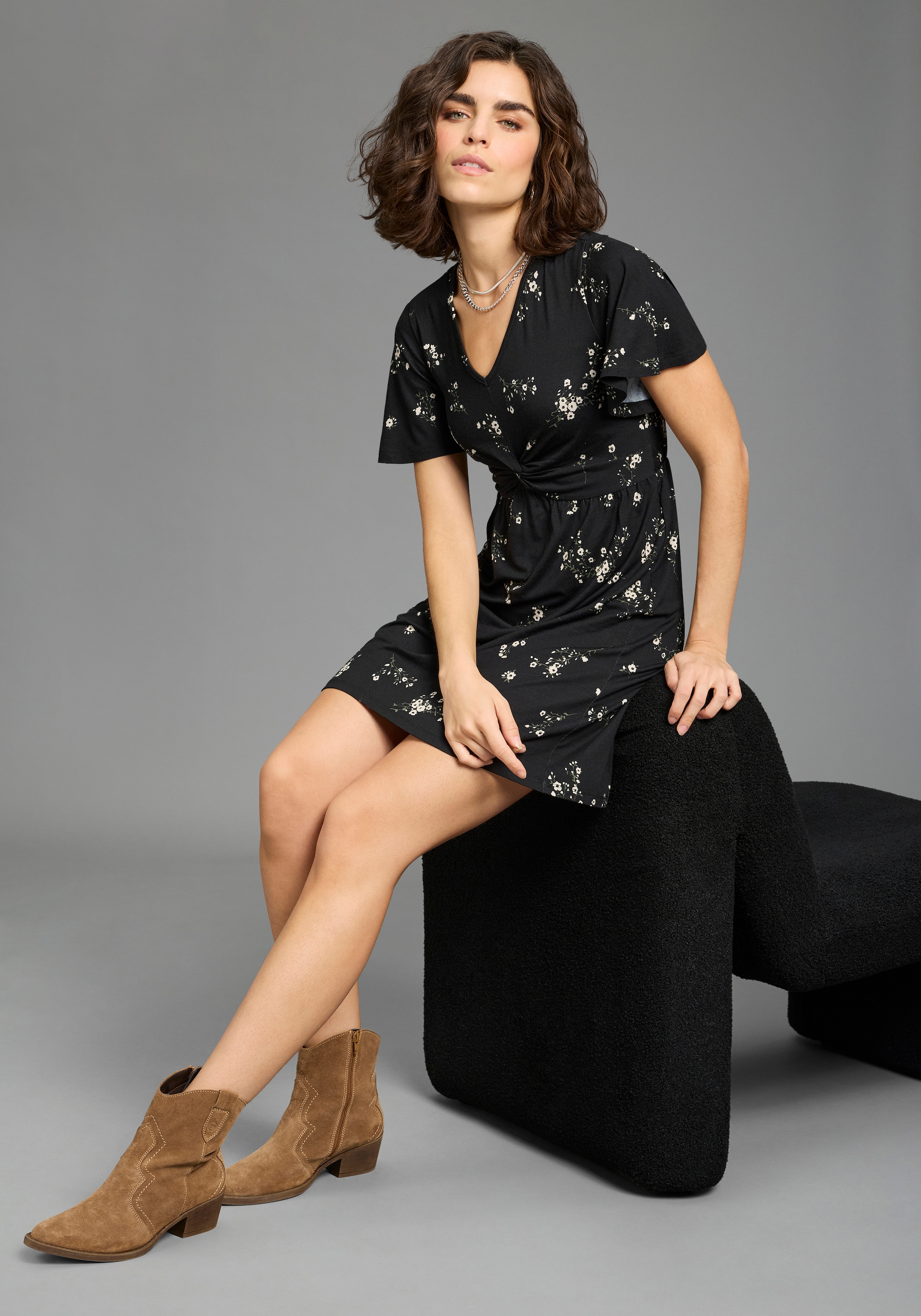 Laura Scott Sommerkleid mit betonter Taille, Kurzarm, geblümt