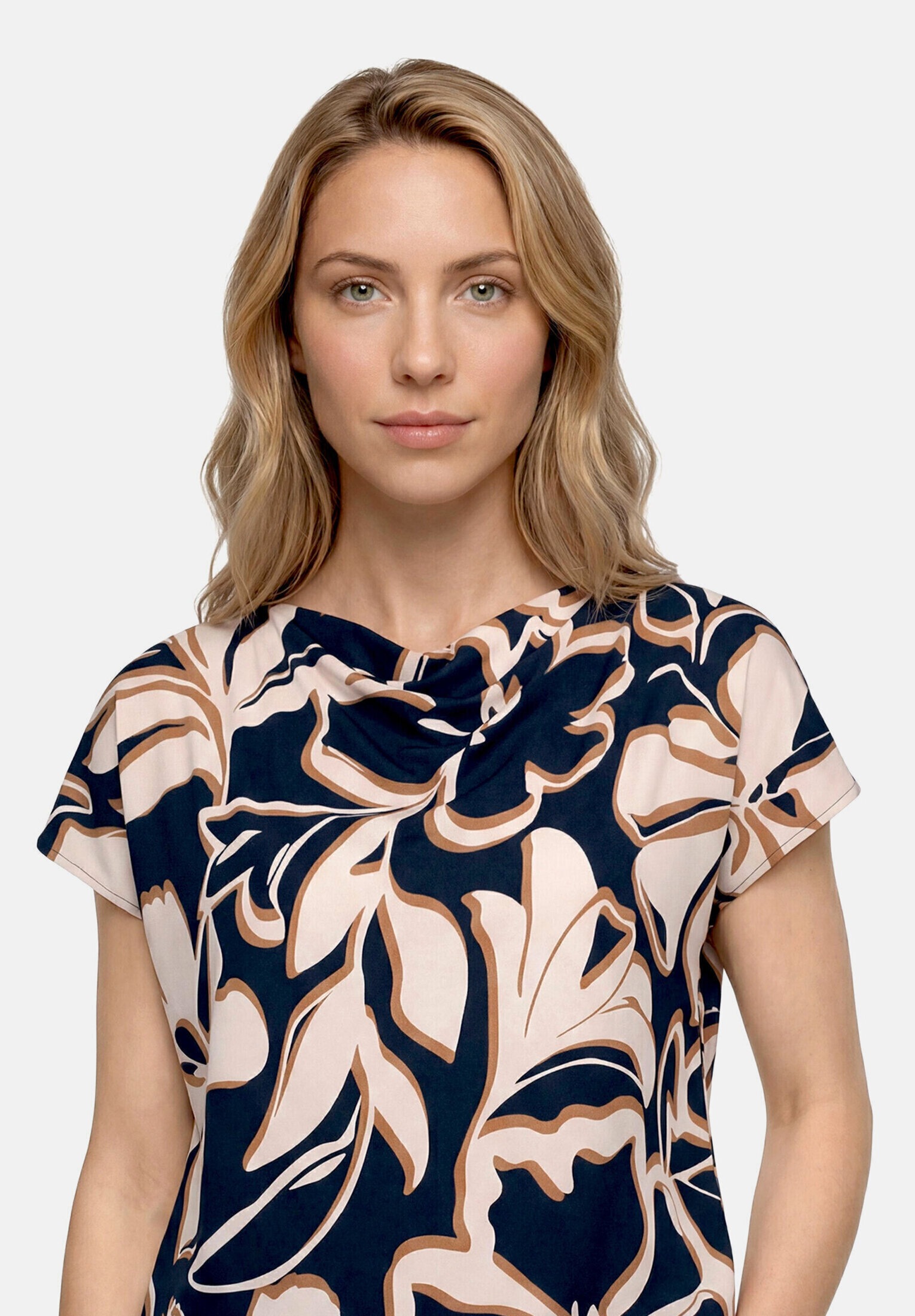 Betty Barclay Kurzarmshirt »Damen mit Wasserfallausschnitt« 1