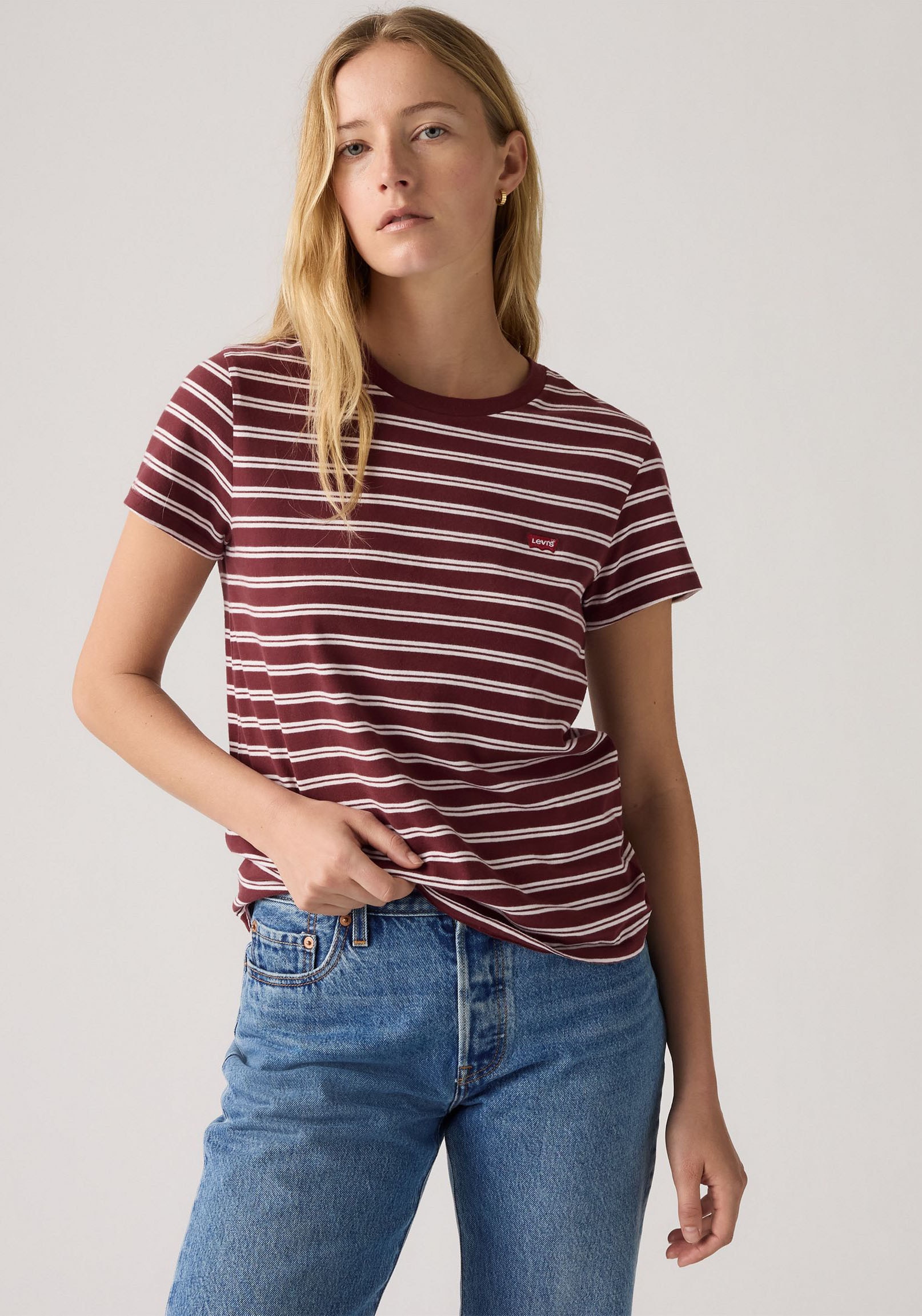 Levis T-Shirt "The perfect Tee", mit kleiner Logo-Stickerei günstig online kaufen