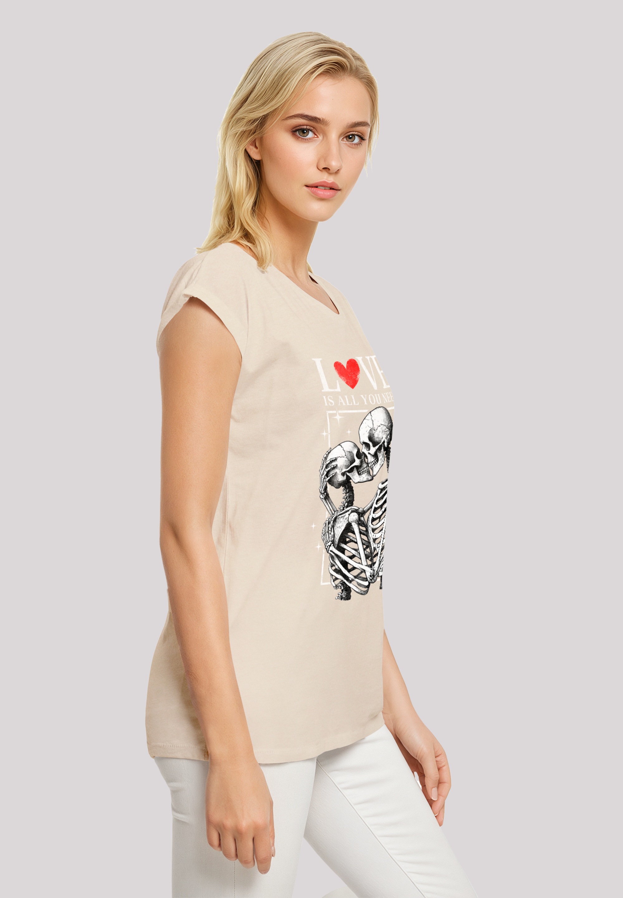 F4NT4STIC T-Shirt »Love is all you need«, Premium Qualität