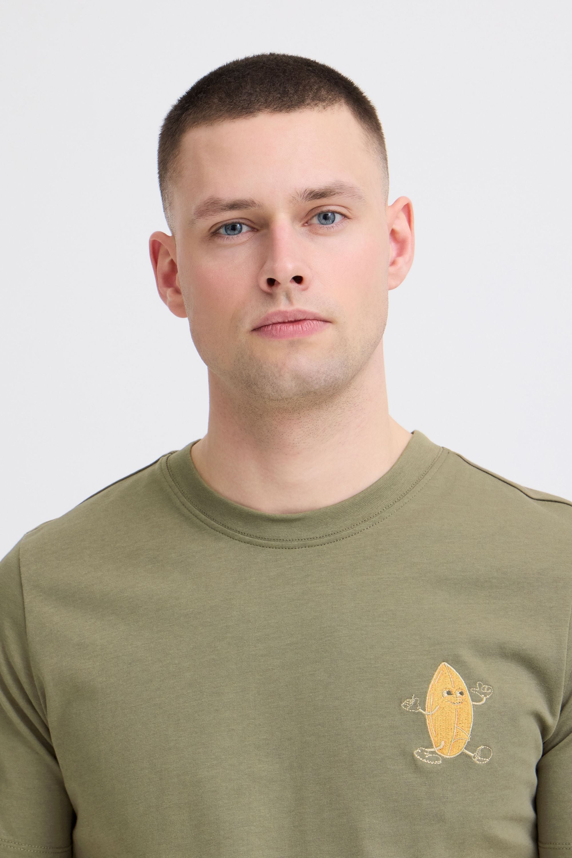 Blend Rundhalsshirt »BHSun« Klassisches T-Shirt mit kleinem Print