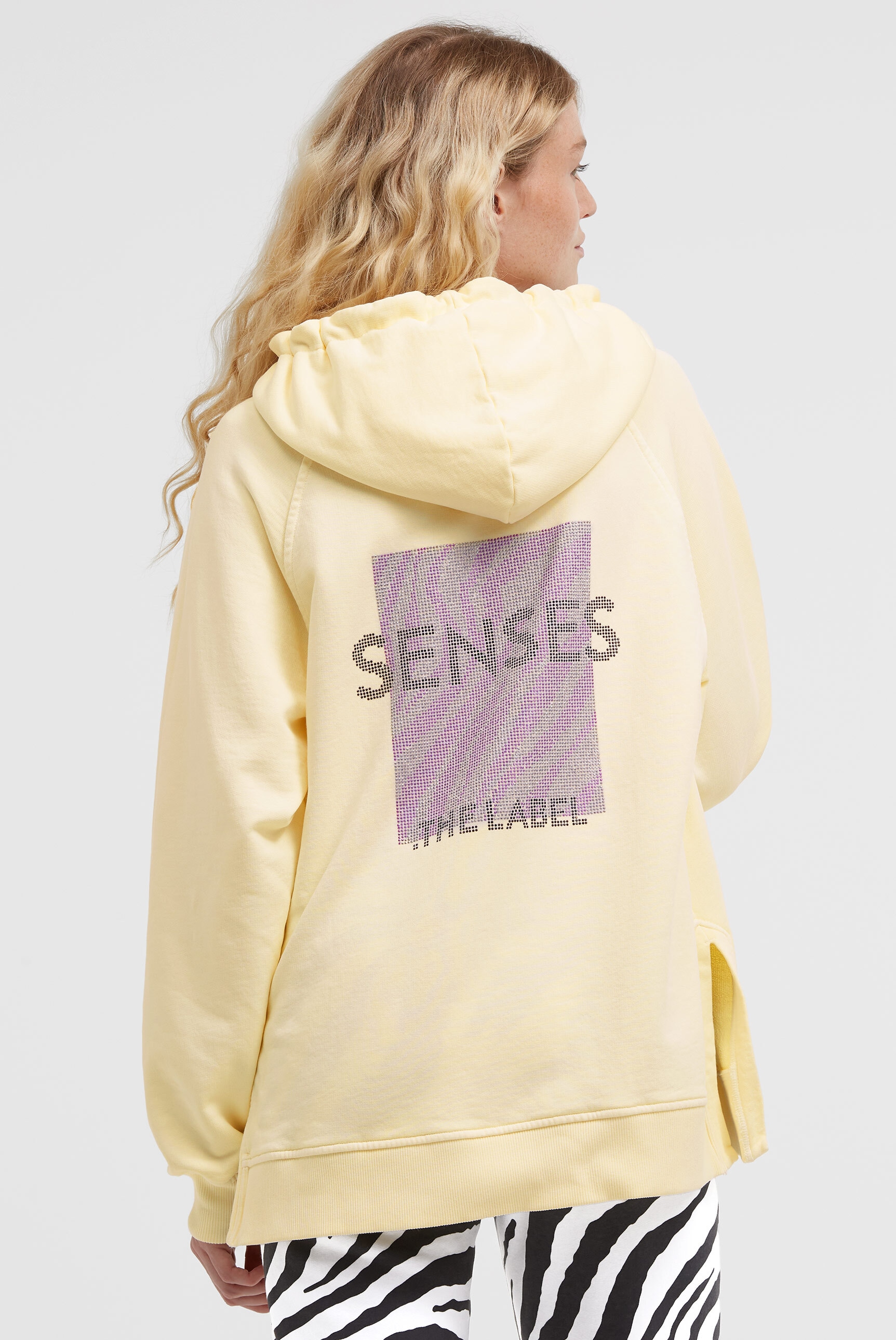 SENSES.THE LABEL Kapuzensweatshirt , mit Seitenschlitze
