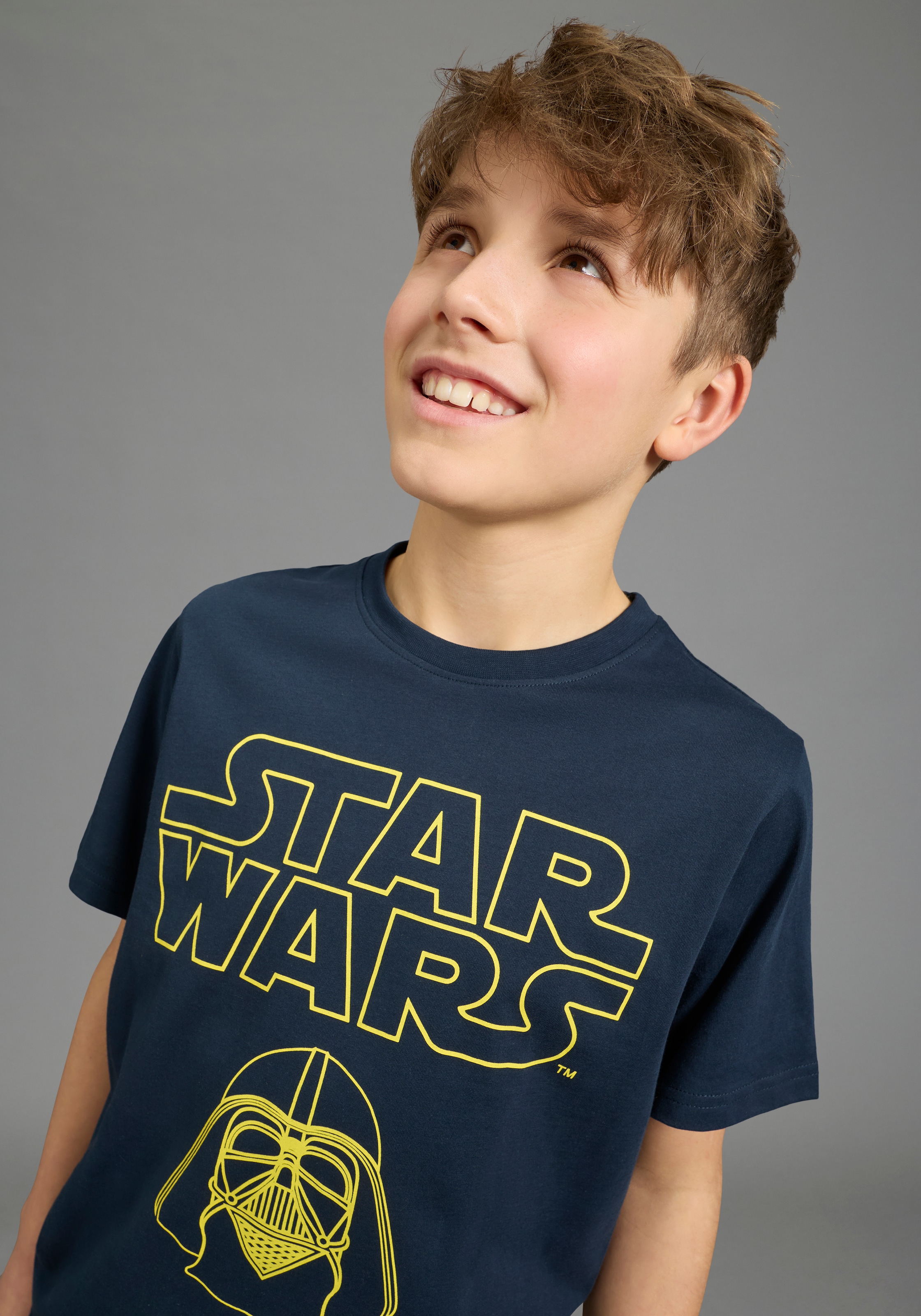 KIDSWORLD T-Shirt »STAR WARS: DARTH VADER - Disney Shirt« DARTH VADER Shirt. Kurzarm, mit modischem Druck, aus Baumwolle