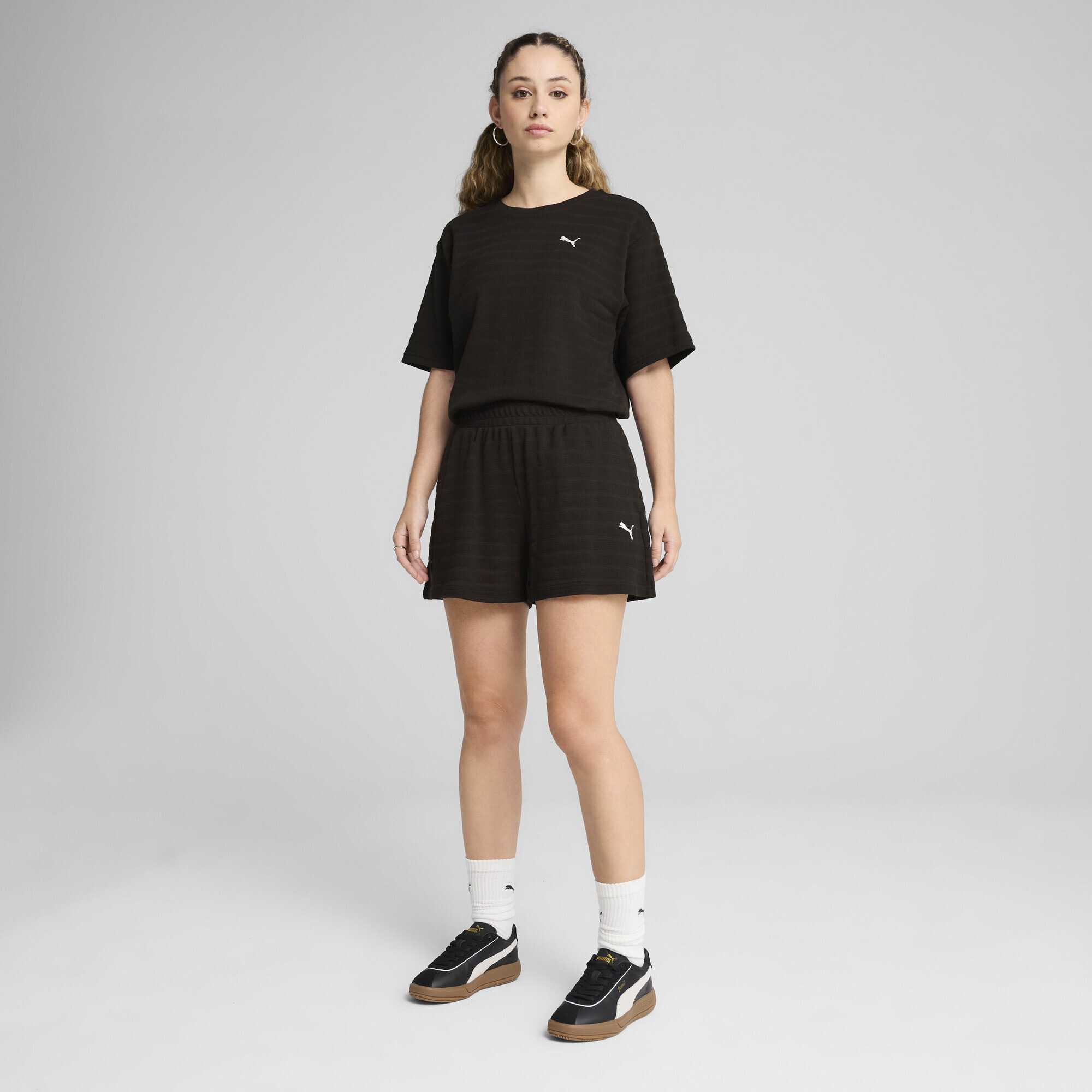 PUMA Sporthose »ESS ELEVATED Strukturierte 5" Shorts mit hohem Bund Damen«