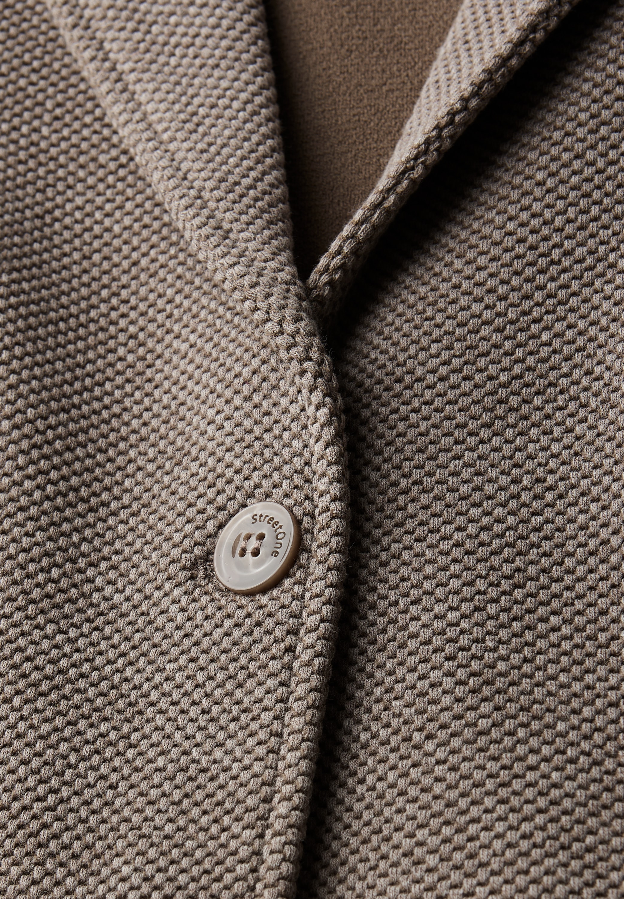 STREET ONE Kurzblazer, aus softem Materialmix