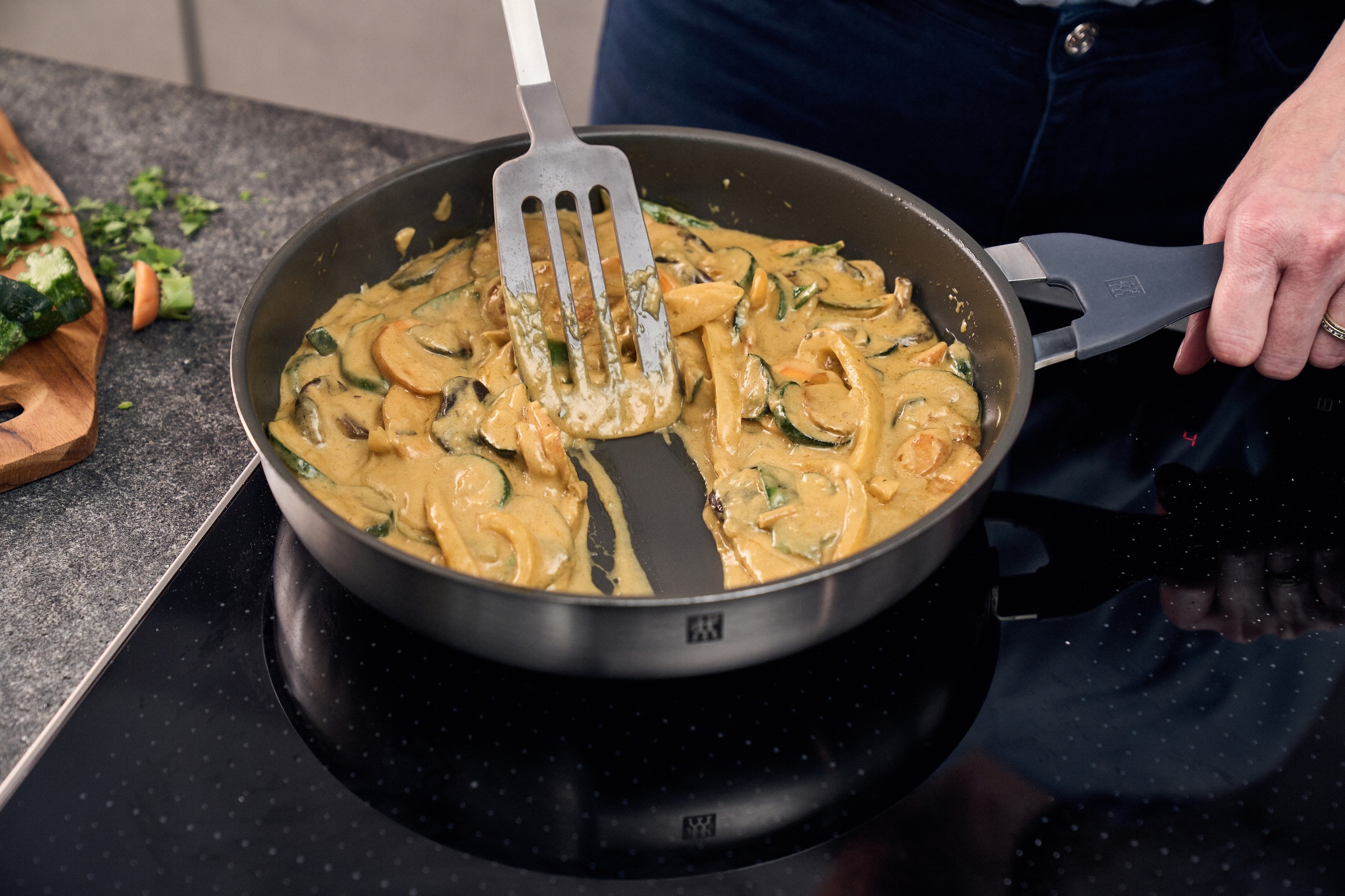 Thumbnail - Zwilling Bratpfanne "Simplify" Edelstahl 18/10 1 Stk. tlg. Keramikbeschichtung, Stay-Cool-Griffe, Sandwichboden