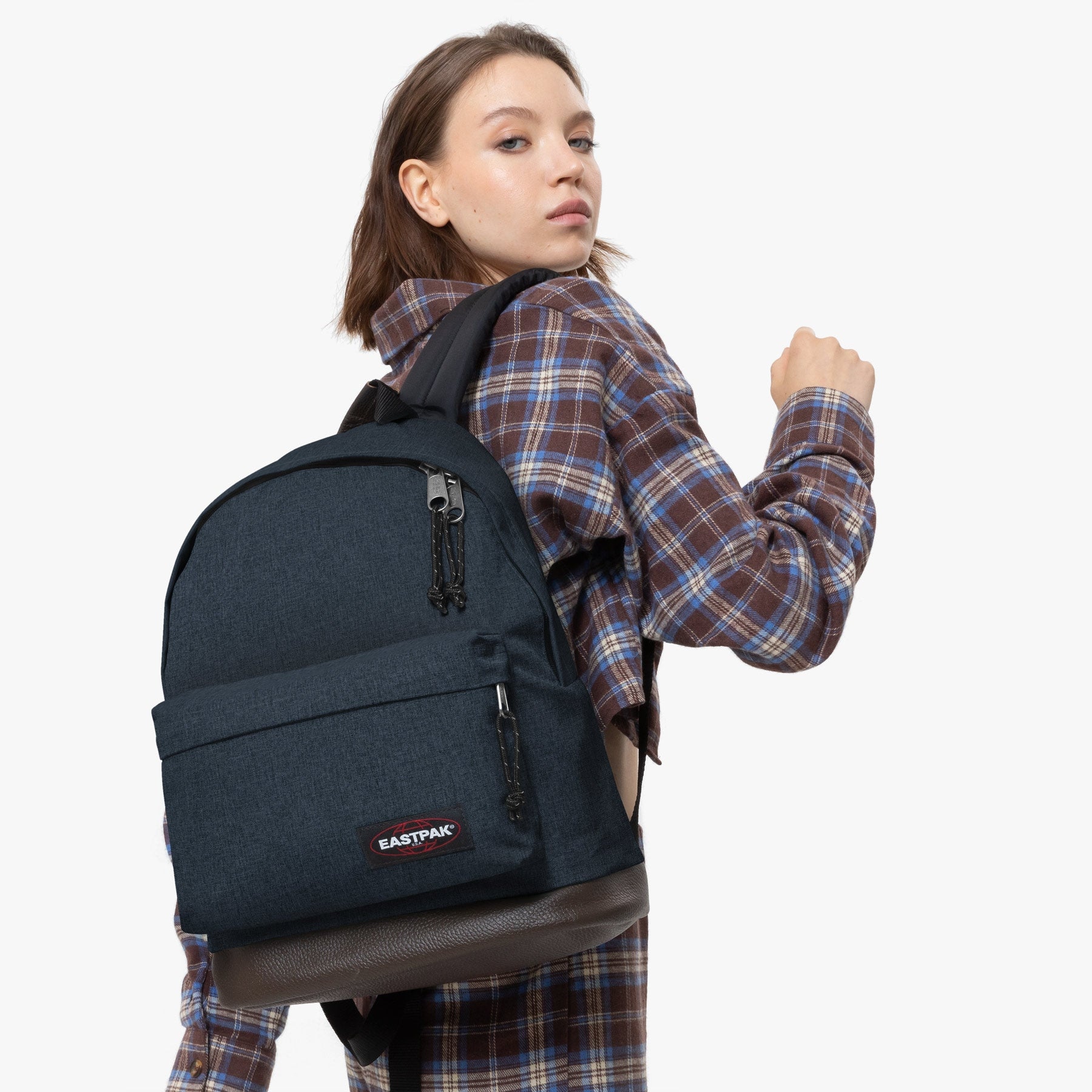 Eastpak Freizeitrucksack »WYOMING Triple Denim« Freizeitrucksack, Schulrucksack mit Lederboden