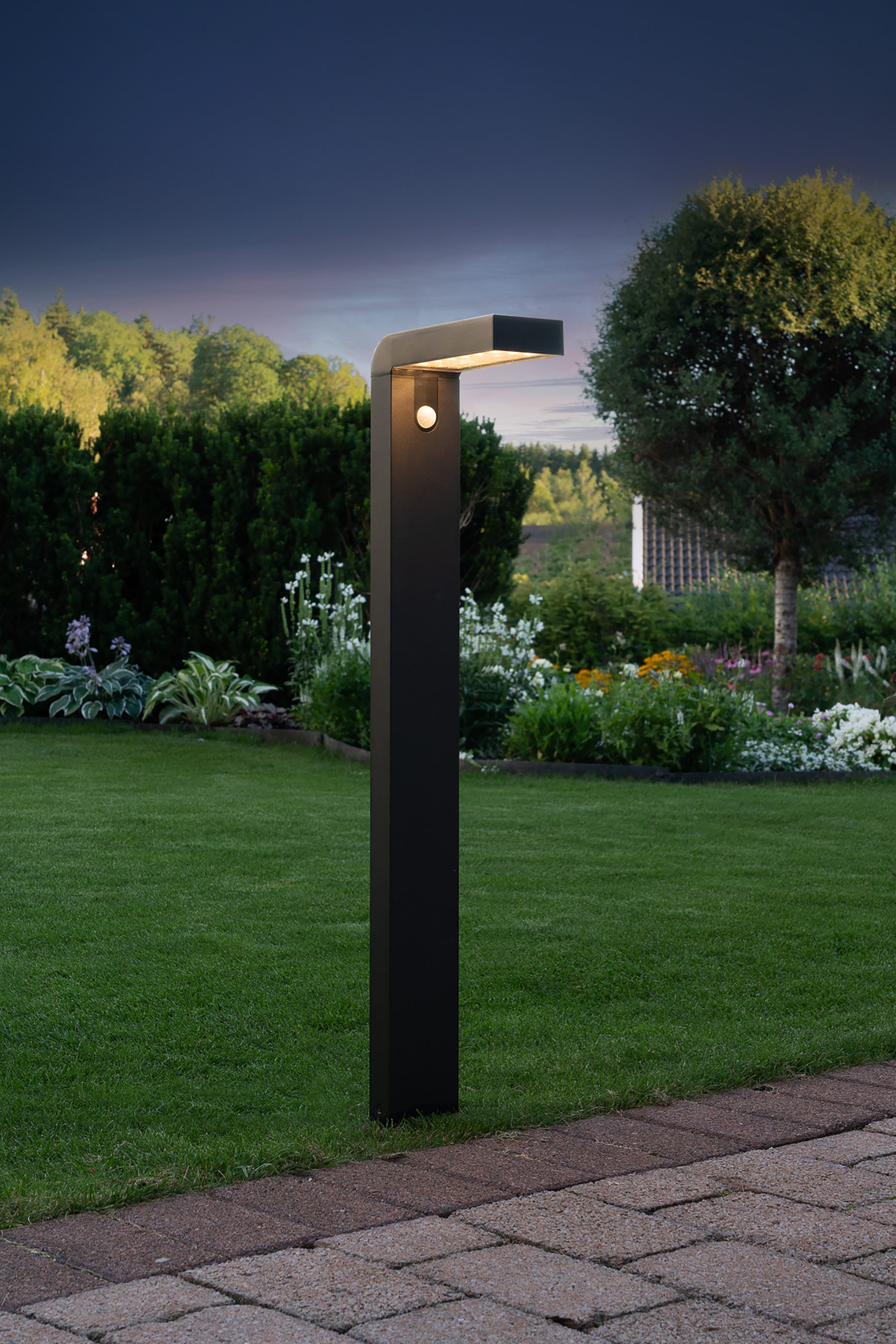 Parforce Traditional Hunting LED Solarleuchte »Solar-Wegleuchte Vici« LED-Board 1 Stk. Warmweiß Bewegungs- und Dämmerungssensor, 300 lm für 25 Sekunden, stetig 30 lm