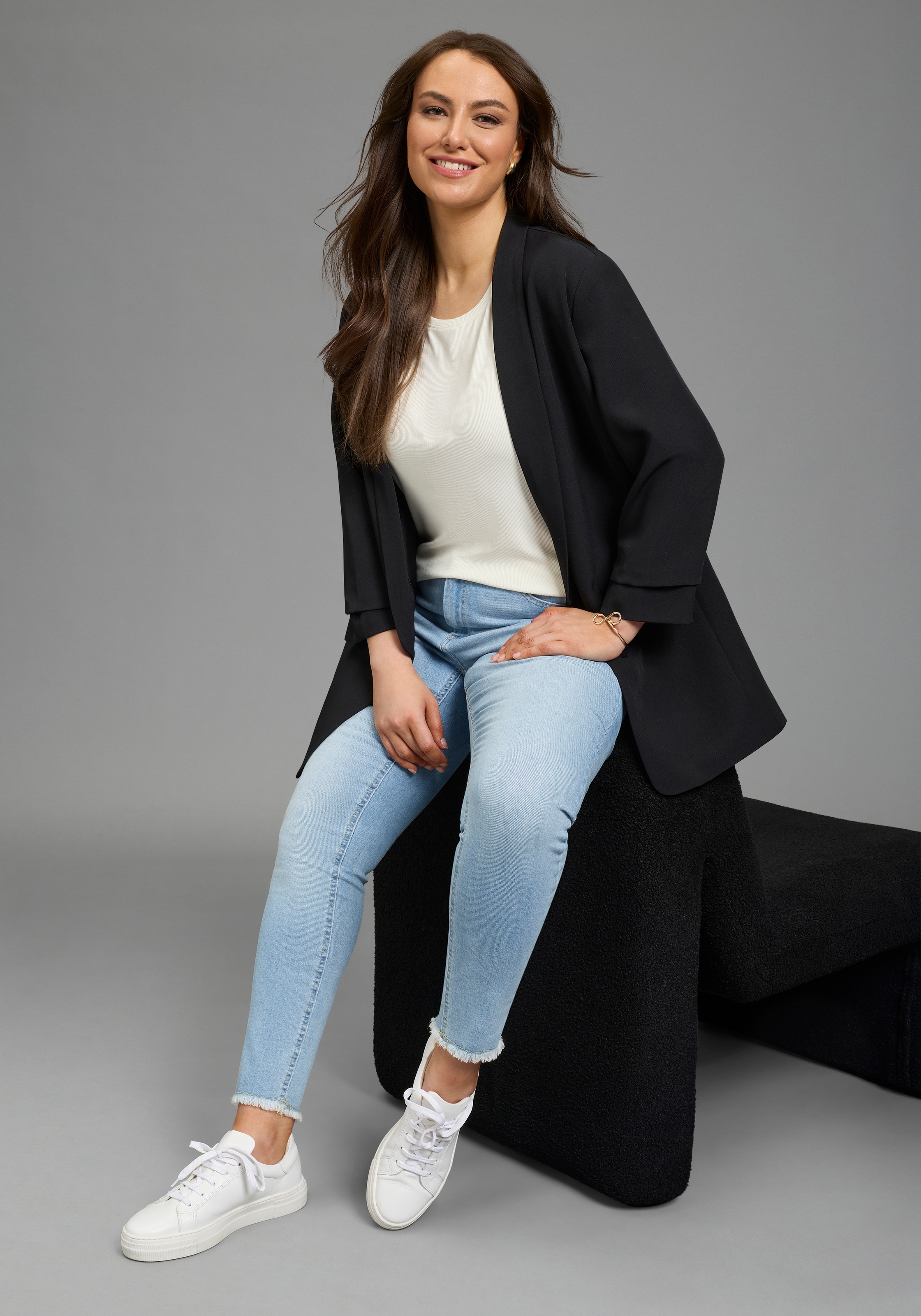 Laura Scott CURVE T-Shirt im Basic-Stil, mit Rundhalsausschnitt, aus elastischem Single Jersey