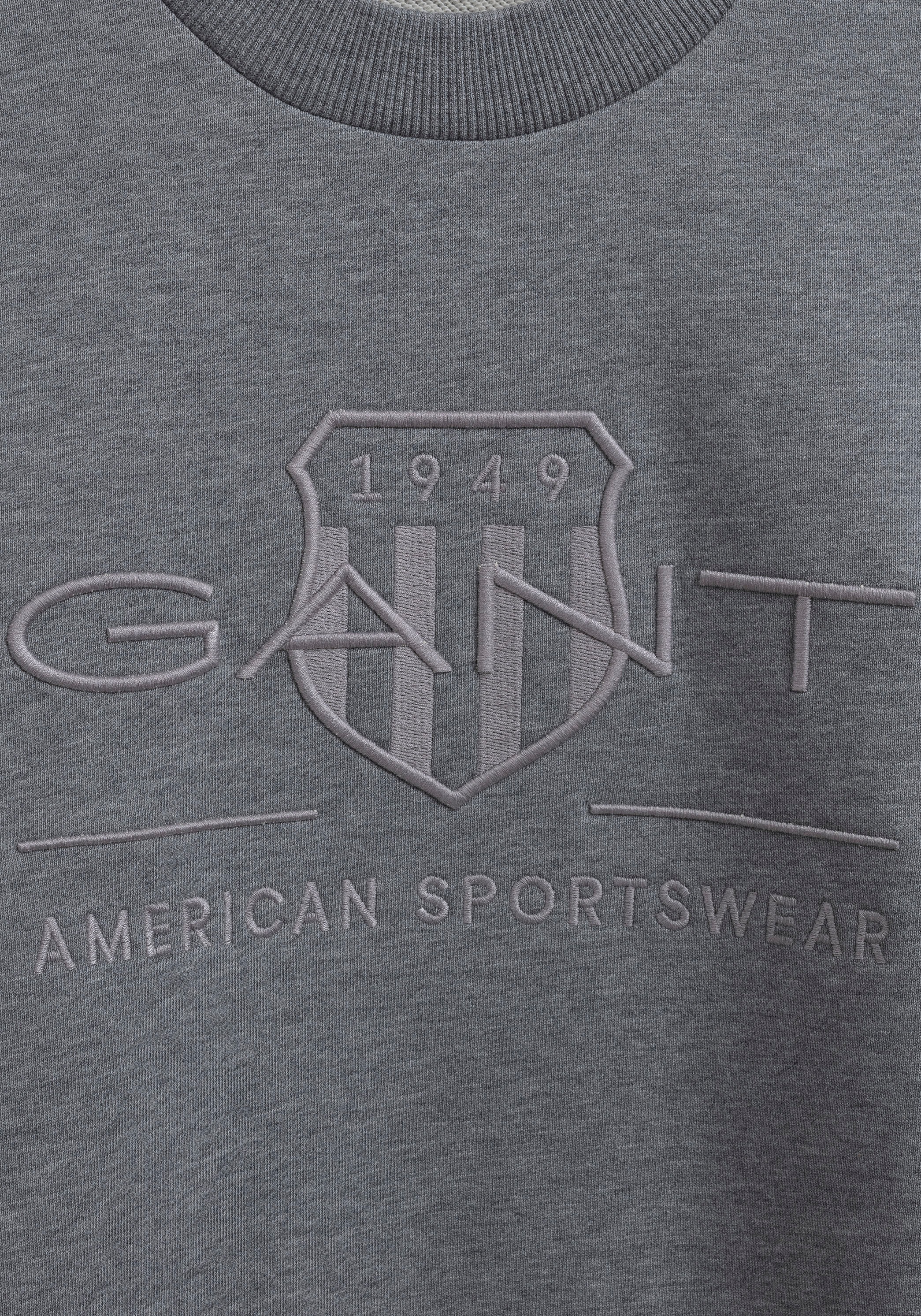 Gant Sweatshirt »D1. TONAL ARCHIVE SHIELD C-NECK«, mit Logostickerei auf der Brust