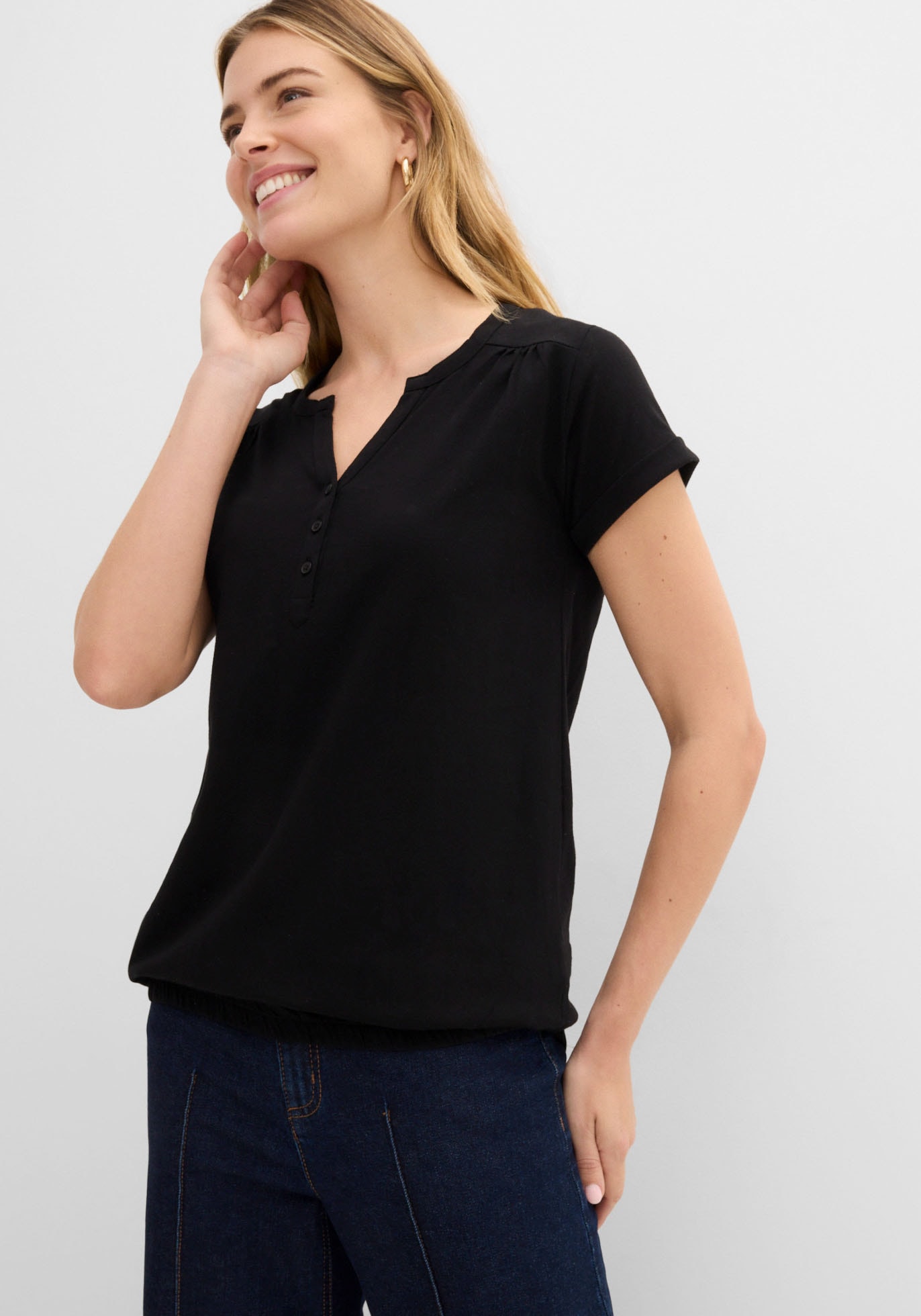 bonprix T-Shirt "Baumwoll-Shirt, Kurzarm" lässige Passform, Kurzarm, V-Ausschnitt, aus Baumwolle
