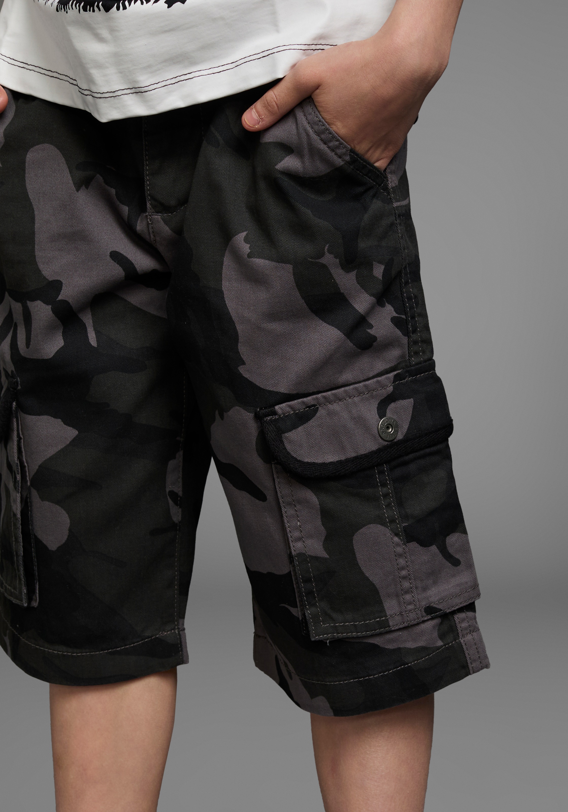 Thumbnail - KIDSWORLD Shorts "2tlg. Bermudas+Gürtel" mit Textilgürtel