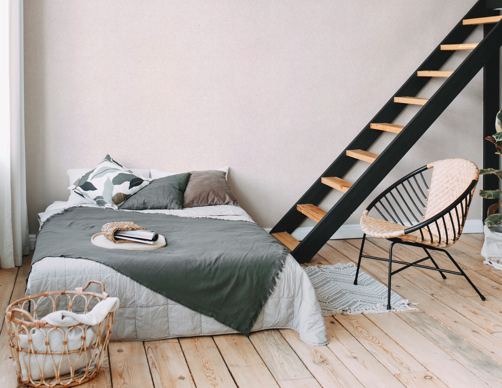 living walls Vliestapete »Metropolitan Stories, Antonio Barcelona« einfarbig | uni | unifarben leicht strukturiert Uni Tapete einfarbig Tapeten Wohnzimmer Schlafzimmer Küche modern Büro