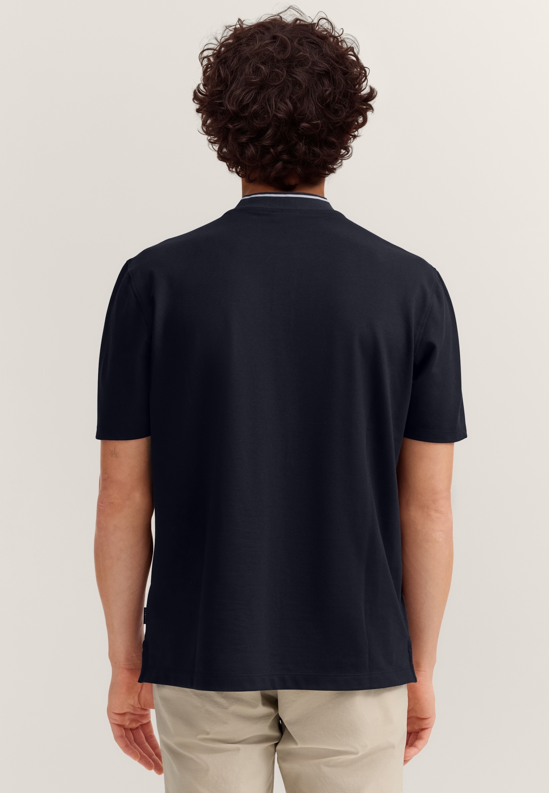 bugatti Poloshirt mit einem Collegekragen